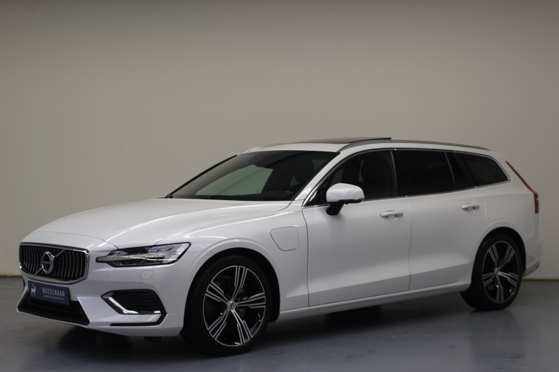 Volvo V60 T8 Twin Engine AWD Inscription Polestar | Rijklaarprijs | Massage stoelen | Pano dak