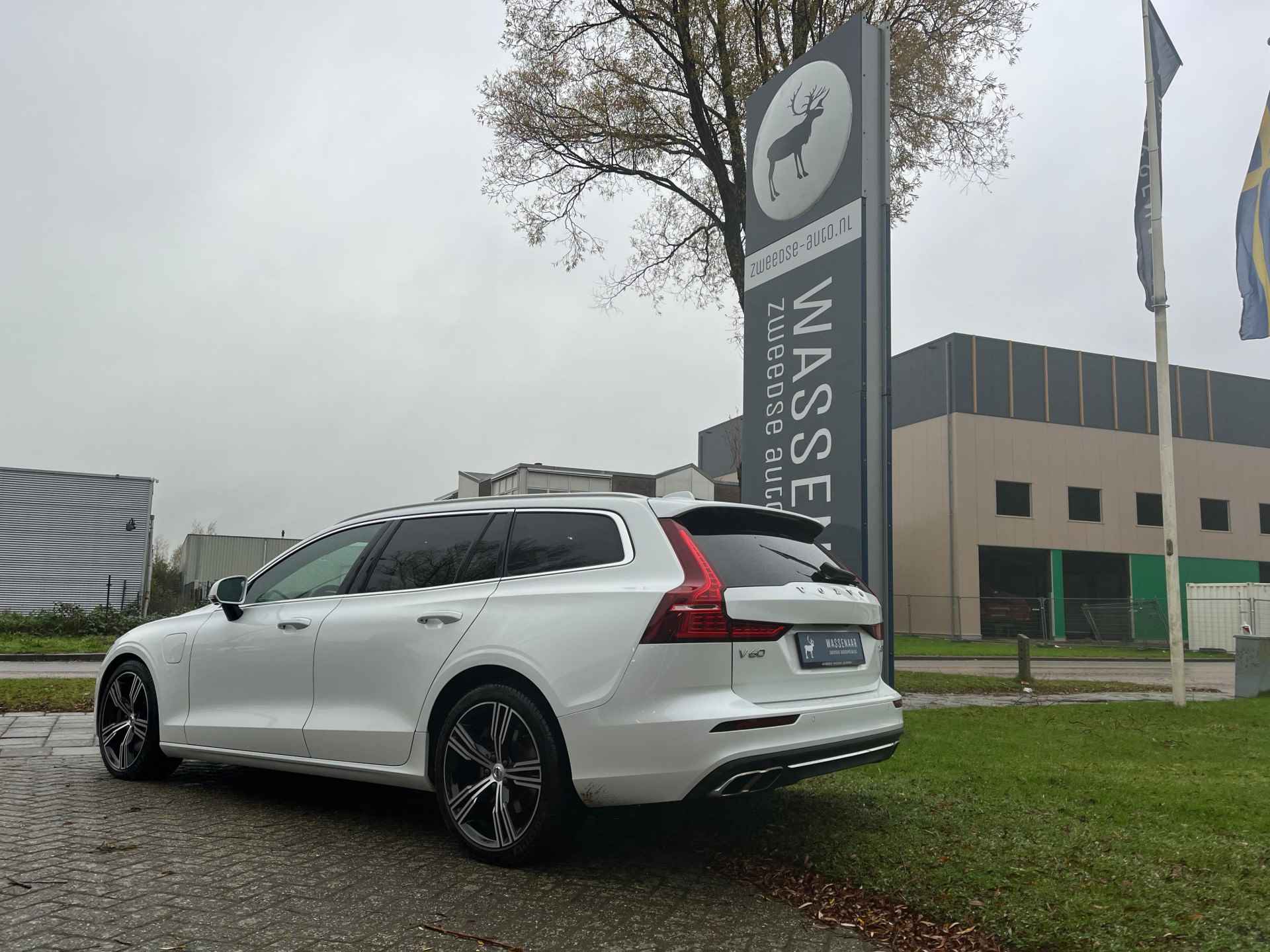 Volvo V60 T8 Twin Engine AWD Inscription Polestar | Rijklaarprijs | Massage stoelen | Pano dak - 33/33