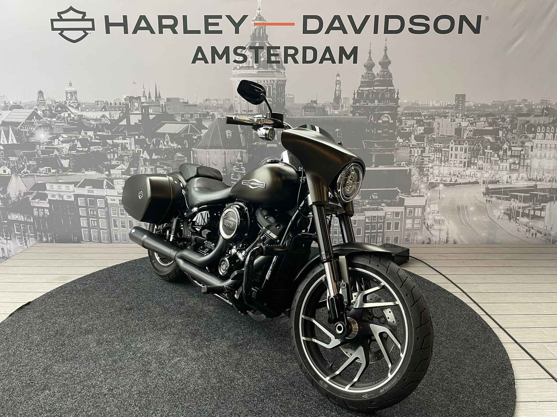 Harley-Davidson FLSB SPORT GLIDE - 3/8