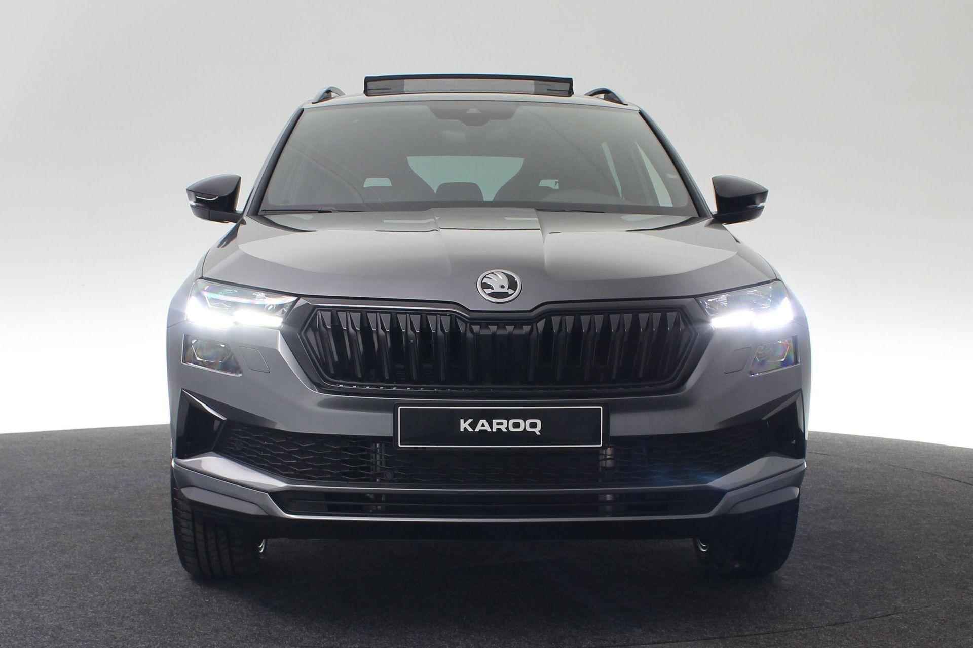 Škoda Karoq Sportline Business 1.5 TSI 110 kW / 150 pk DSG | Panoramadak | Full LED | Camera | Trekhaak | Keyless | 19 inch - 18/42