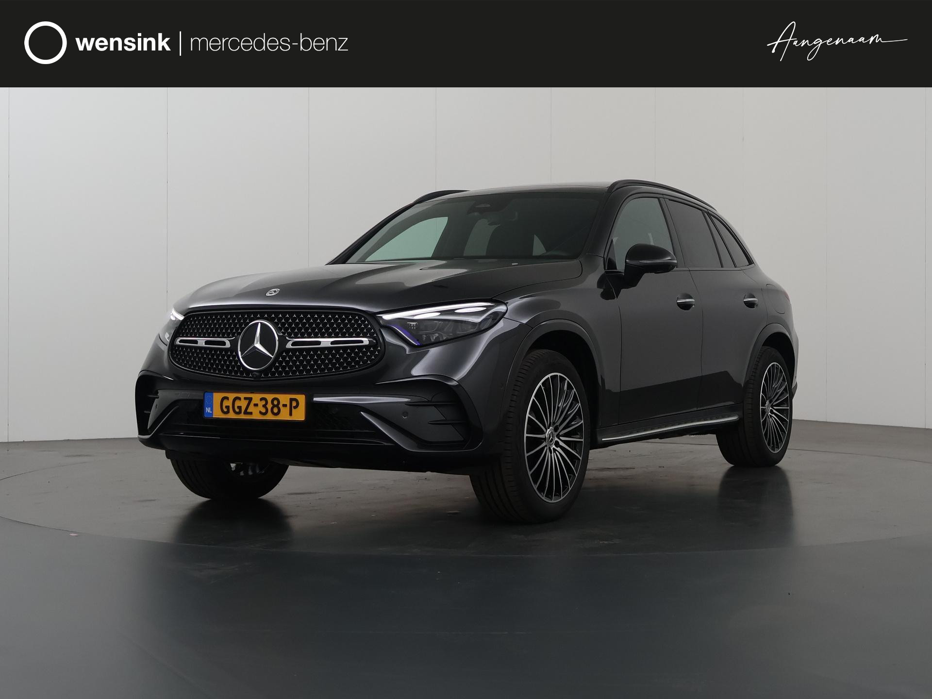 Mercedes-Benz GLC-klasse 300e 4MATIC AMG Line Panorama Schuifdak | Apple Carplay | Night pakket | Memory elek voorzetels | Digital light | 20inch Lm Velgen | 360 camera | Premium pakket