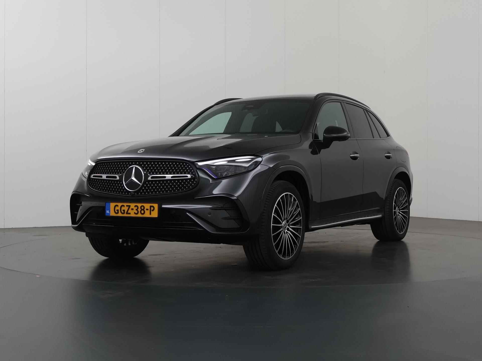 Mercedes-Benz GLC-klasse 300e 4MATIC AMG Line Panorama Schuifdak | Apple Carplay | Night pakket | Memory elek voorzetels | Digital light | 20inch Lm Velgen | 360 camera | Premium pakket - 50/50