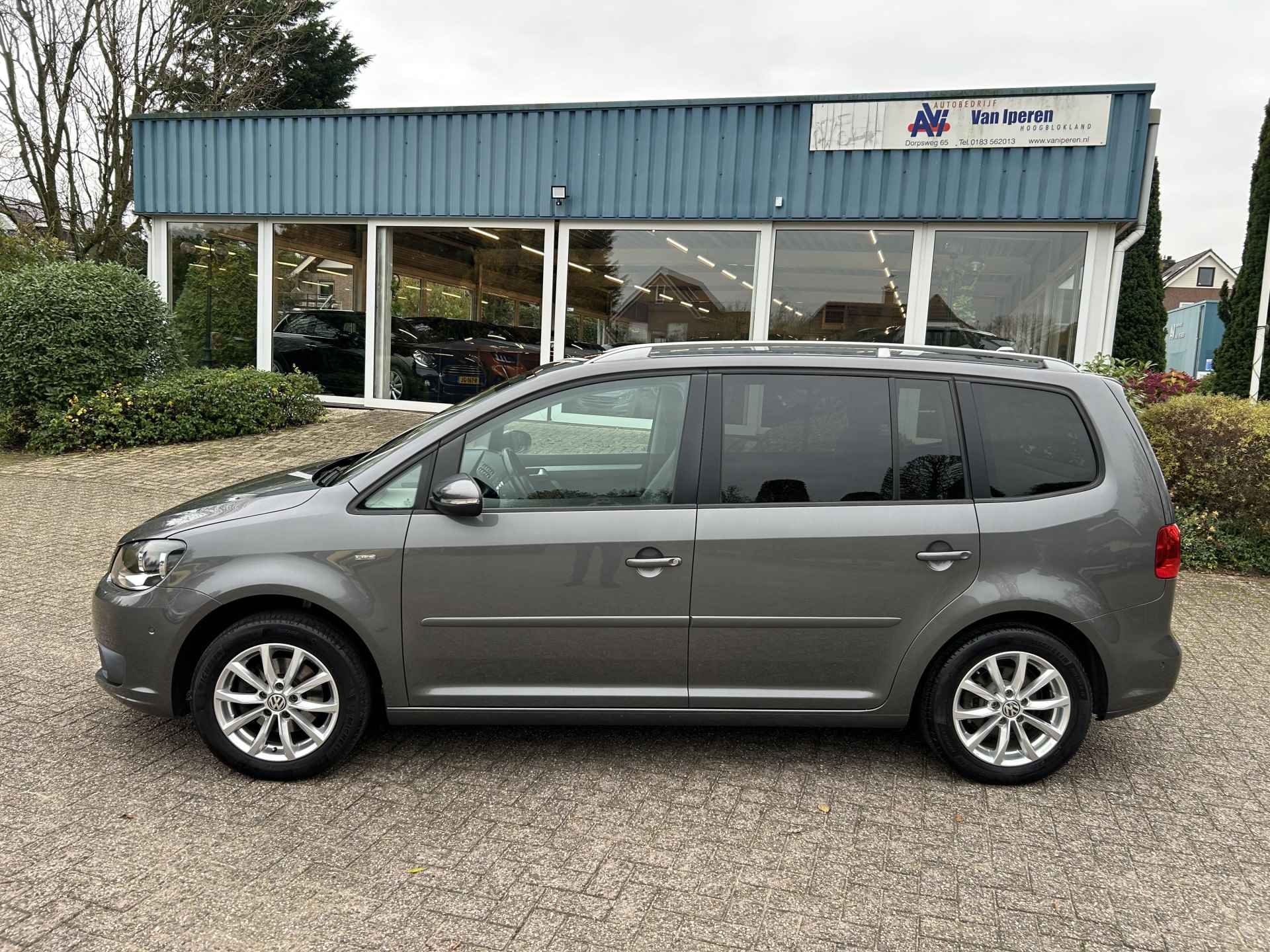 Volkswagen Touran 1.2 TSI Comfortline BlueMotion - 2/16