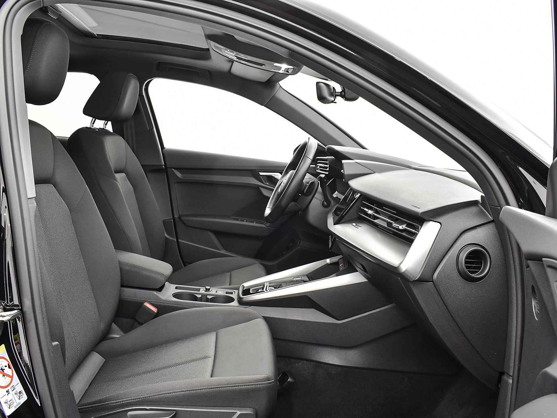 Audi A3 Sportback 40 TFSIe 204pk S-Tronic Business Edition | Panoramadak | Apple Car Play | Parkeerassistent | Elek. Achterklep | Cruise Control | P-Sensoren | Clima | 12 maanden BOVAG Garantie - 5/30