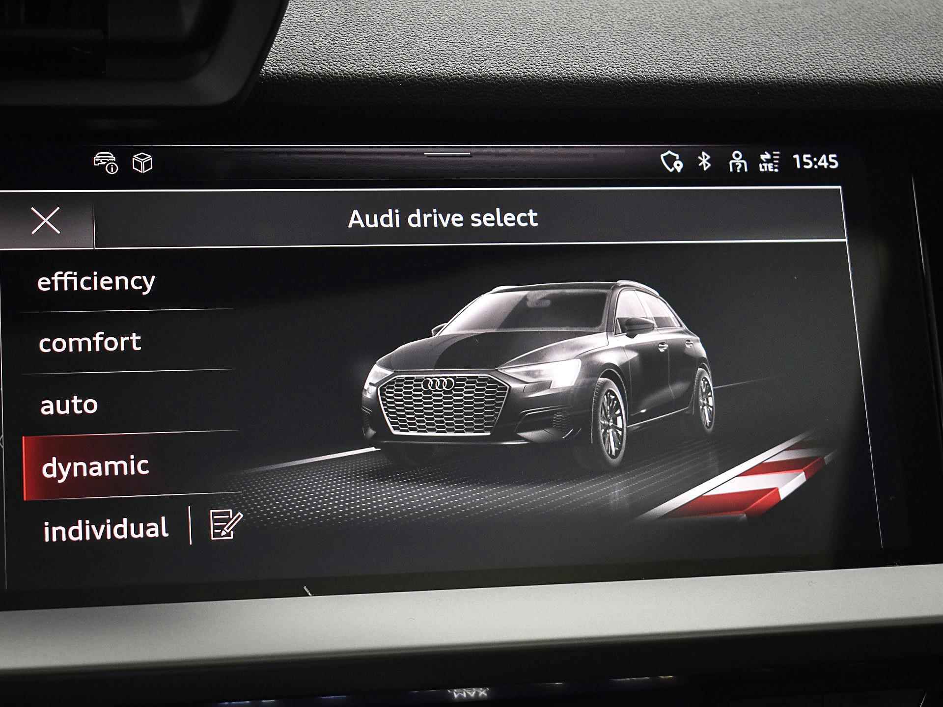 Audi A3 Sportback 40 TFSIe 204pk S-Tronic Business Edition | Panoramadak | Apple Car Play | Parkeerassistent | Elek. Achterklep | Cruise Control | P-Sensoren | Clima | 12 maanden BOVAG Garantie - 25/30