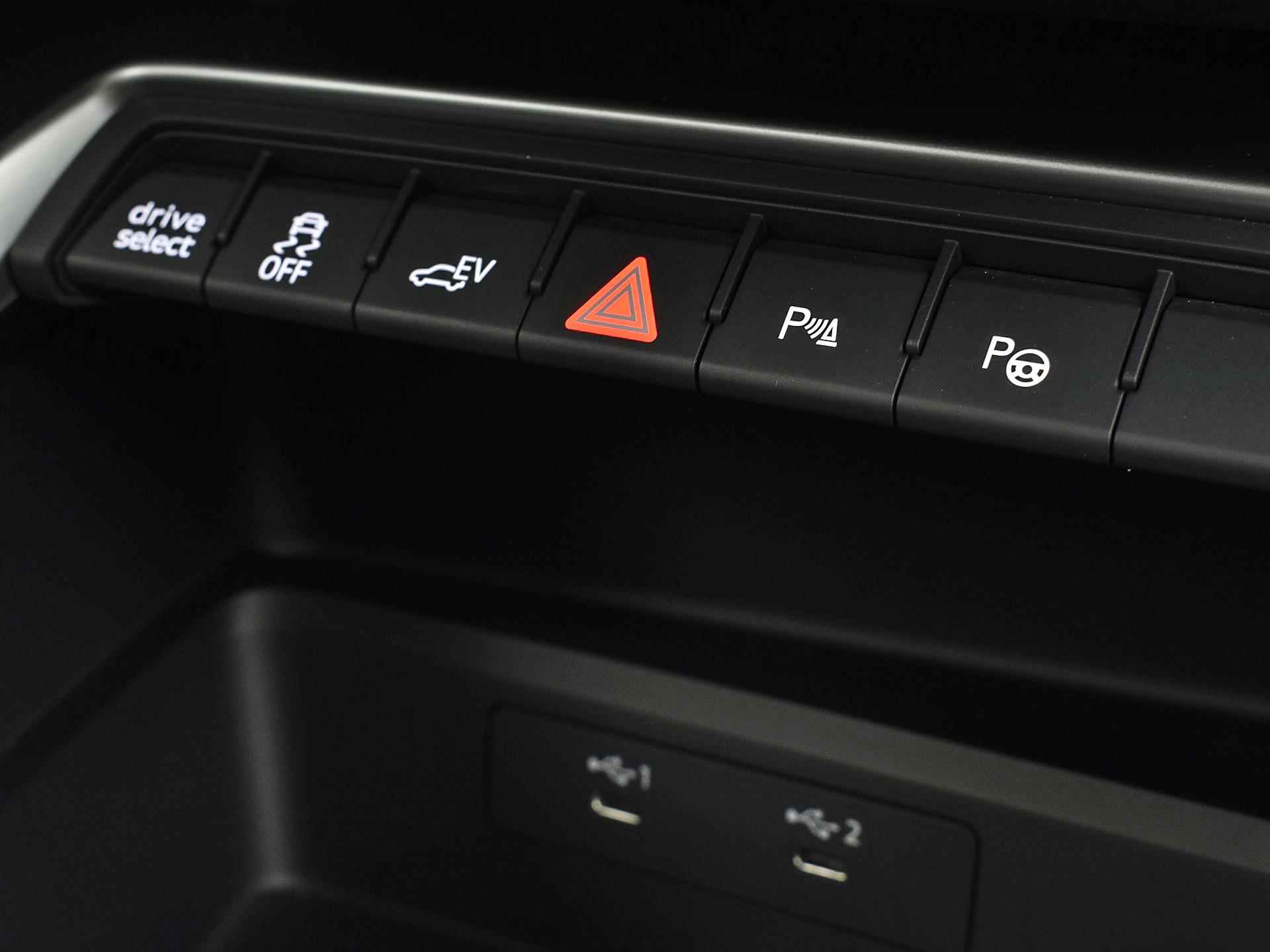 Audi A3 Sportback 40 TFSIe 204pk S-Tronic Business Edition | Panoramadak | Apple Car Play | Parkeerassistent | Elek. Achterklep | Cruise Control | P-Sensoren | Clima | 12 maanden BOVAG Garantie - 30/30