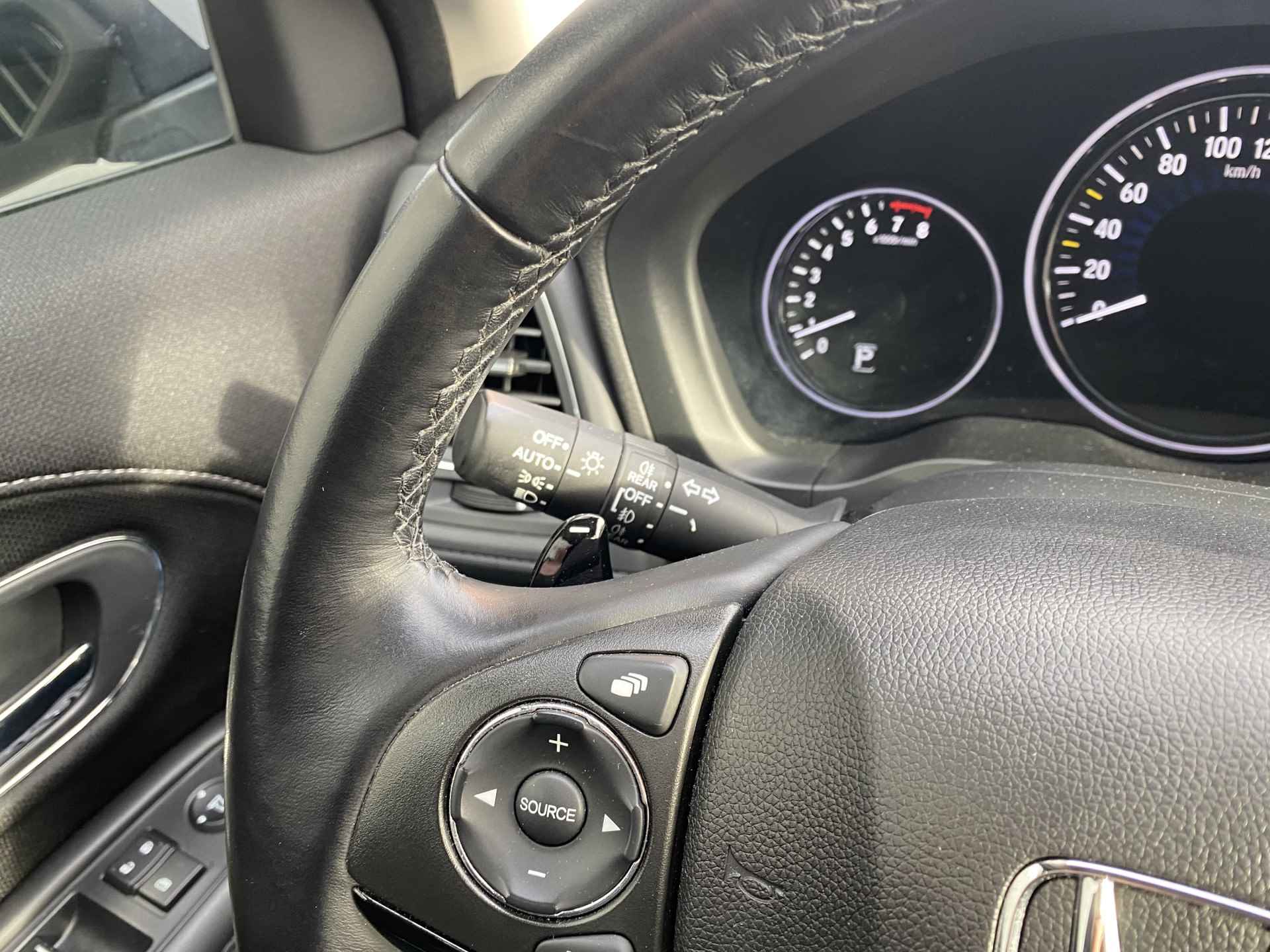 Honda HR-V 1.5 i-VTEC Executive AUT. | dealer onderhouden | navigatie | panoramadak | camera | keyless go - 36/44