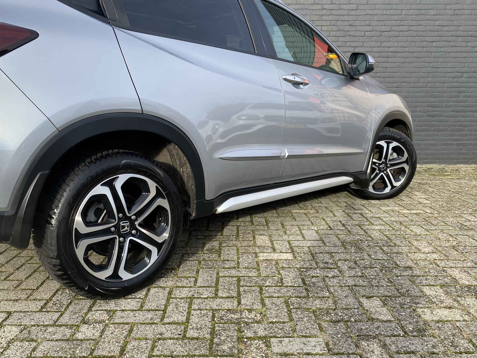 Honda HR-V 1.5 i-VTEC Executive AUT. | dealer onderhouden | navigatie | panoramadak | camera | keyless go - 10/39