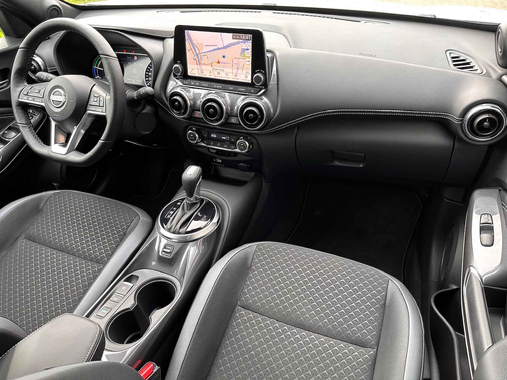 Nissan Juke Hybrid 143pk N-Design | NIEUW | Technology Pack | Cold Pack | App Connect | Navigatie | Keyless - 28/34