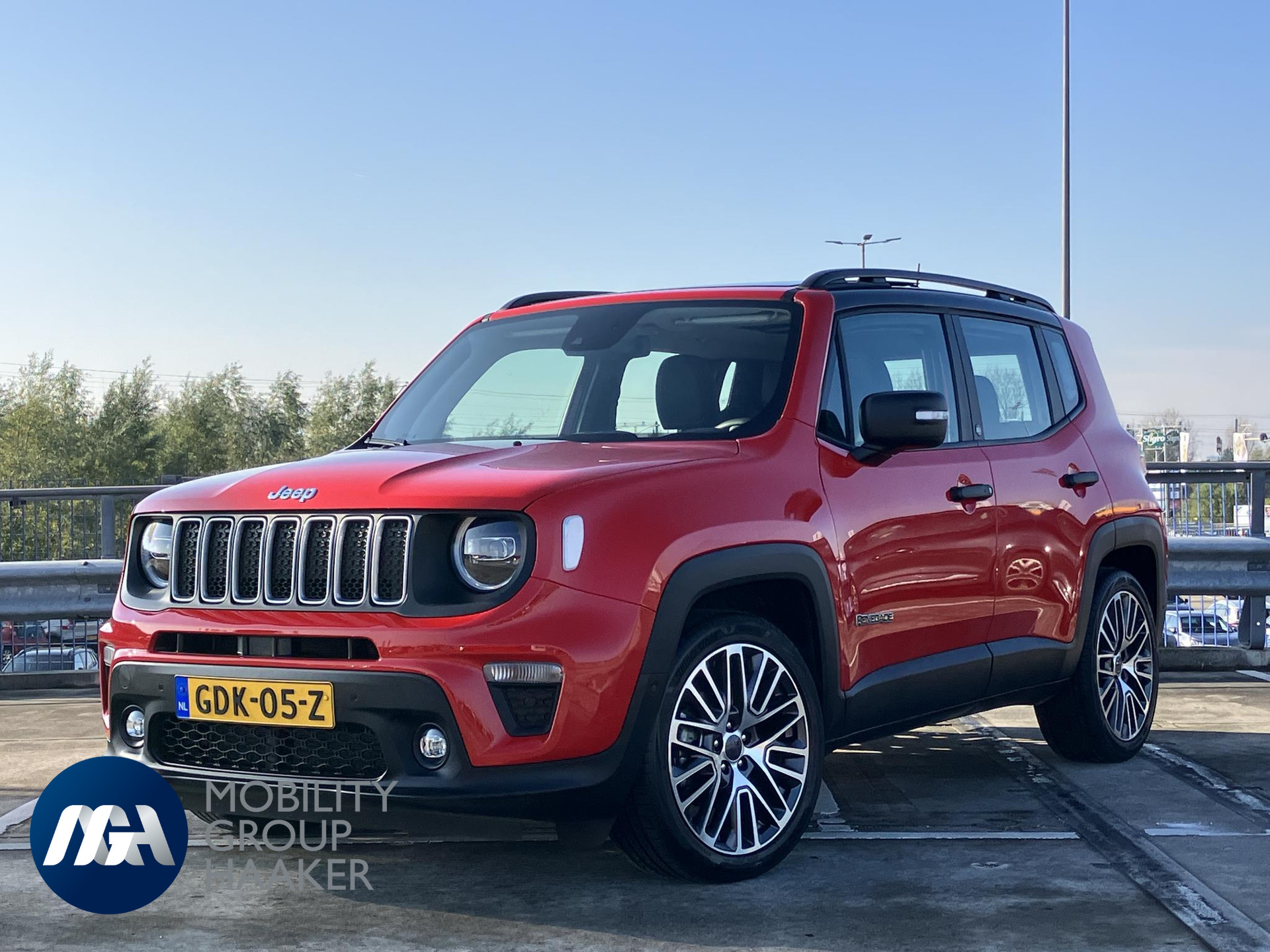 Jeep Renegade 1.5T e-Hybrid Summit Schuifdak / 19" Velgen