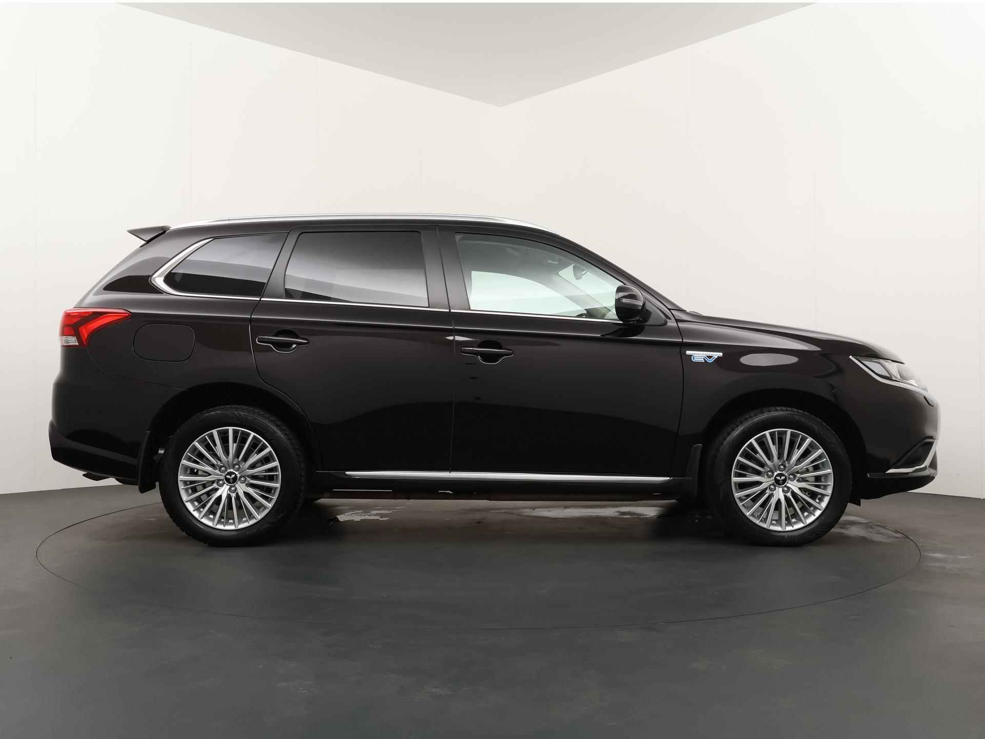 Mitsubishi Outlander 2.4 PHEV Pure+ - 7/31