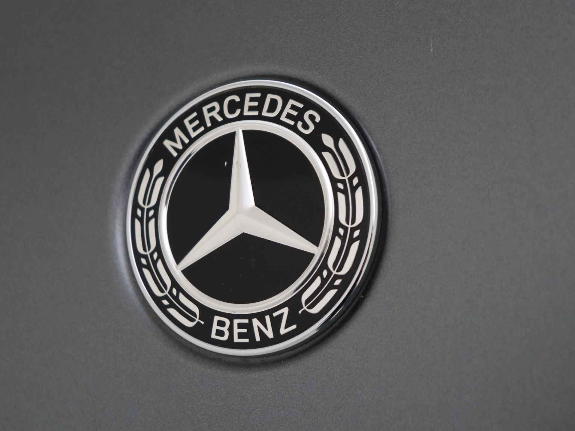 Mercedes-Benz EQC 400 4MATIC Business Solution AMG 80 kWh / Schuifdak/ Night/ 20 inch/ Burmester/ Designo Selenietgrijs Magno - 31/37