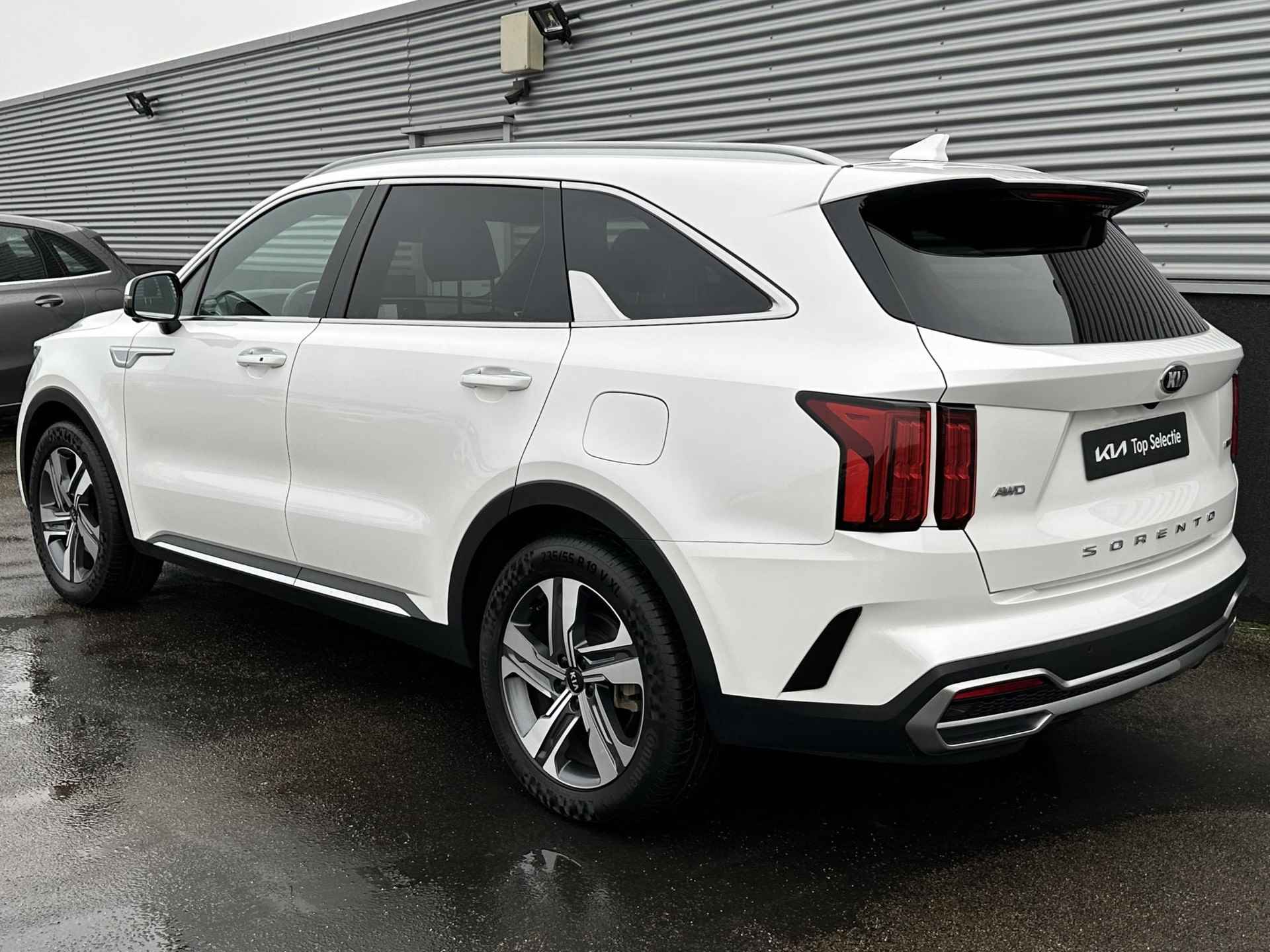 Kia Sorento 1.6 T-GDI Plug-in Hybrid 4WD ExecutiveLine | Full map navigatie | Achteruitrijcamera | Nappa leder | Parkeersensoren voor+achter | Stoel en stuurwielverwarming | - 3/38