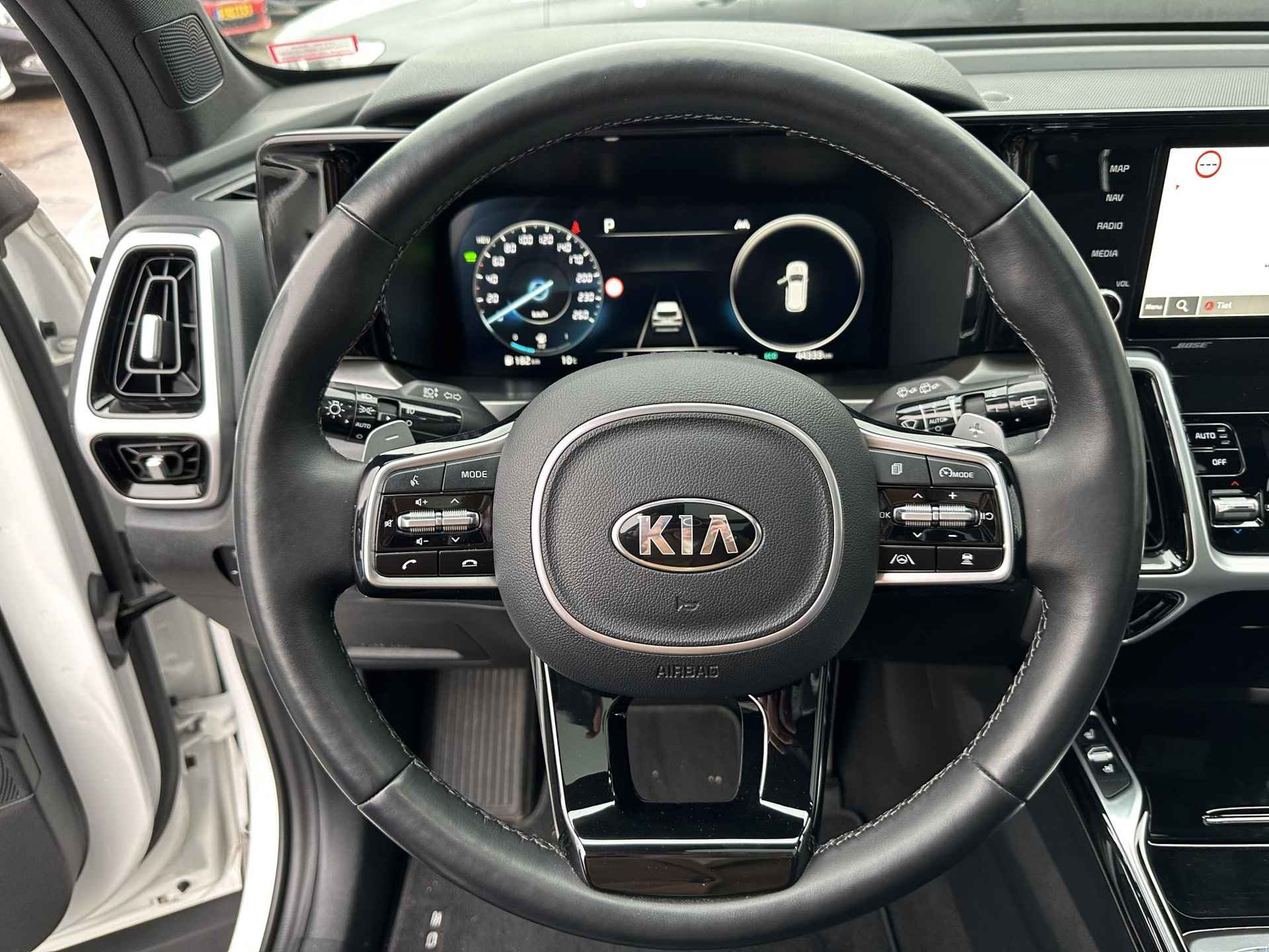 Kia Sorento 1.6 T-GDI Plug-in Hybrid 4WD ExecutiveLine | Full map navigatie | Achteruitrijcamera | Nappa leder | Parkeersensoren voor+achter | Stoel en stuurwielverwarming | - 22/38