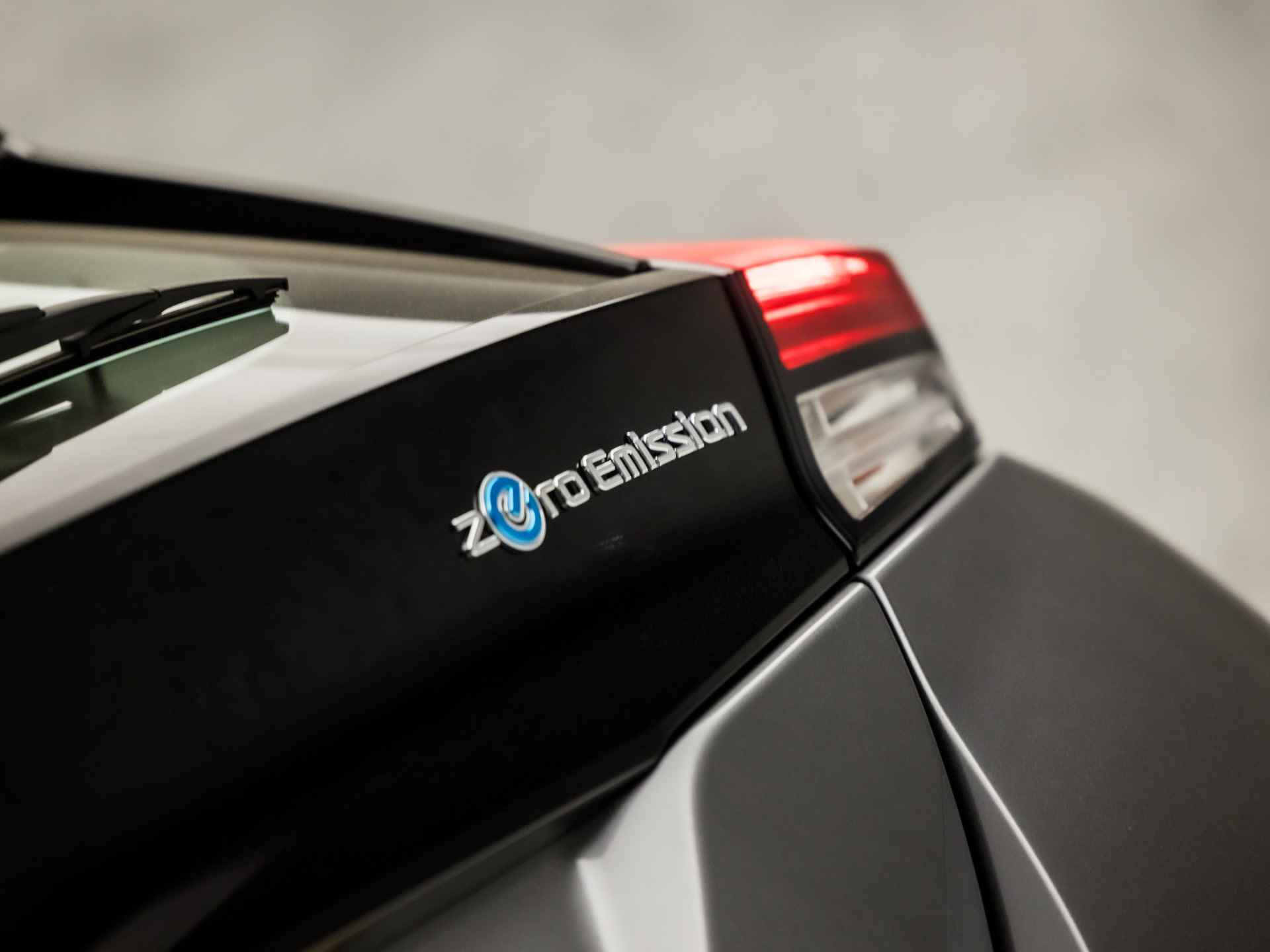 Nissan Leaf Acenta 40 kWh 150Pk Automaat (APPLE CARPLAY, GROOT NAVI, STOELVERWARMING, CAMERA, SPORTSTOELEN, ADAPTIVE CRUISE, DAB+, CRUISE, LM VELGEN, NIEUWE APK, NIEUWSTAAT) - 31/38