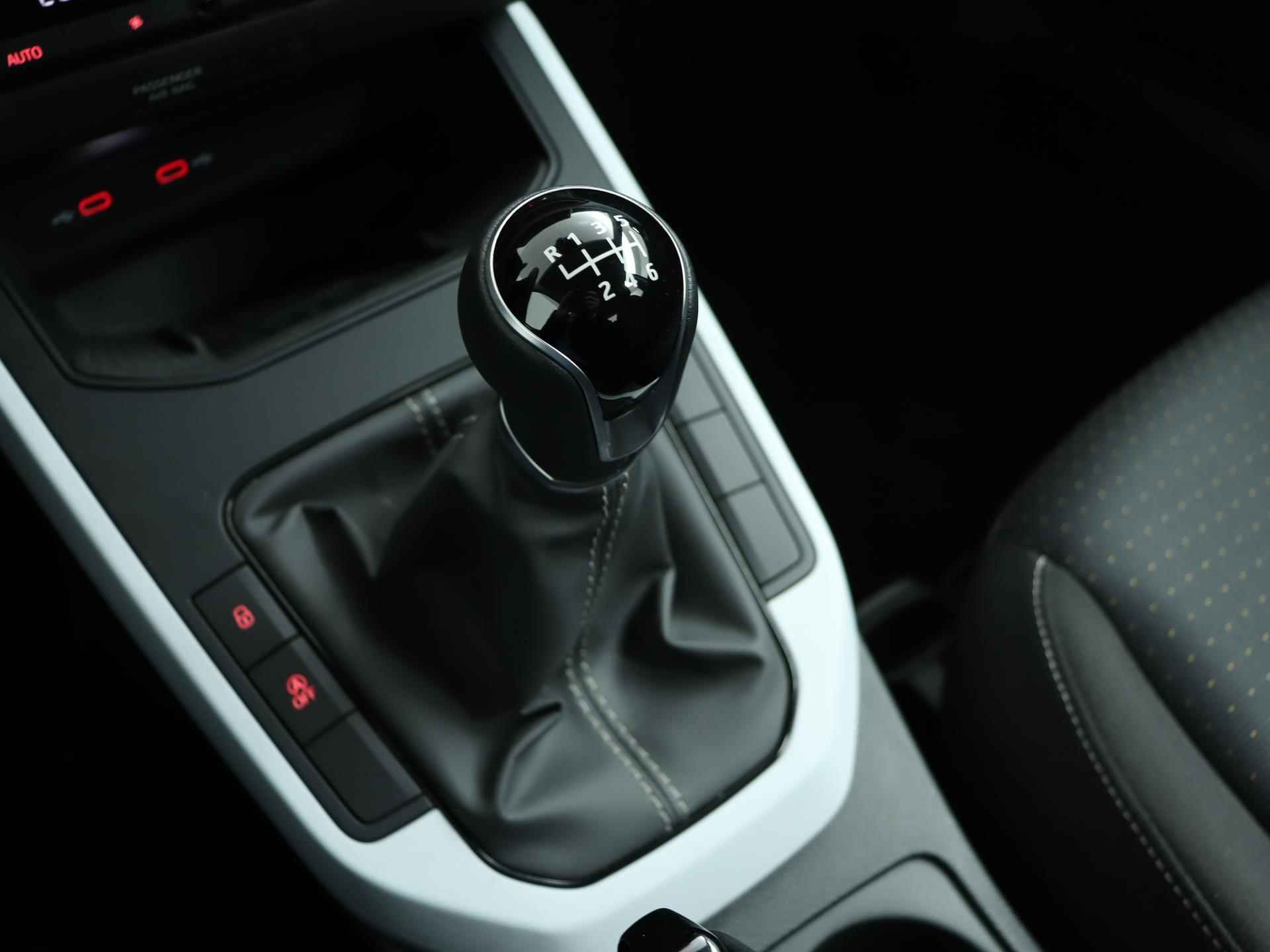 SEAT Arona 1.0 TSI 95pk Style | Navigatie | Adaptive Cruise | Parkeerhulp | DAB | Apple CarPlay | - 39/41