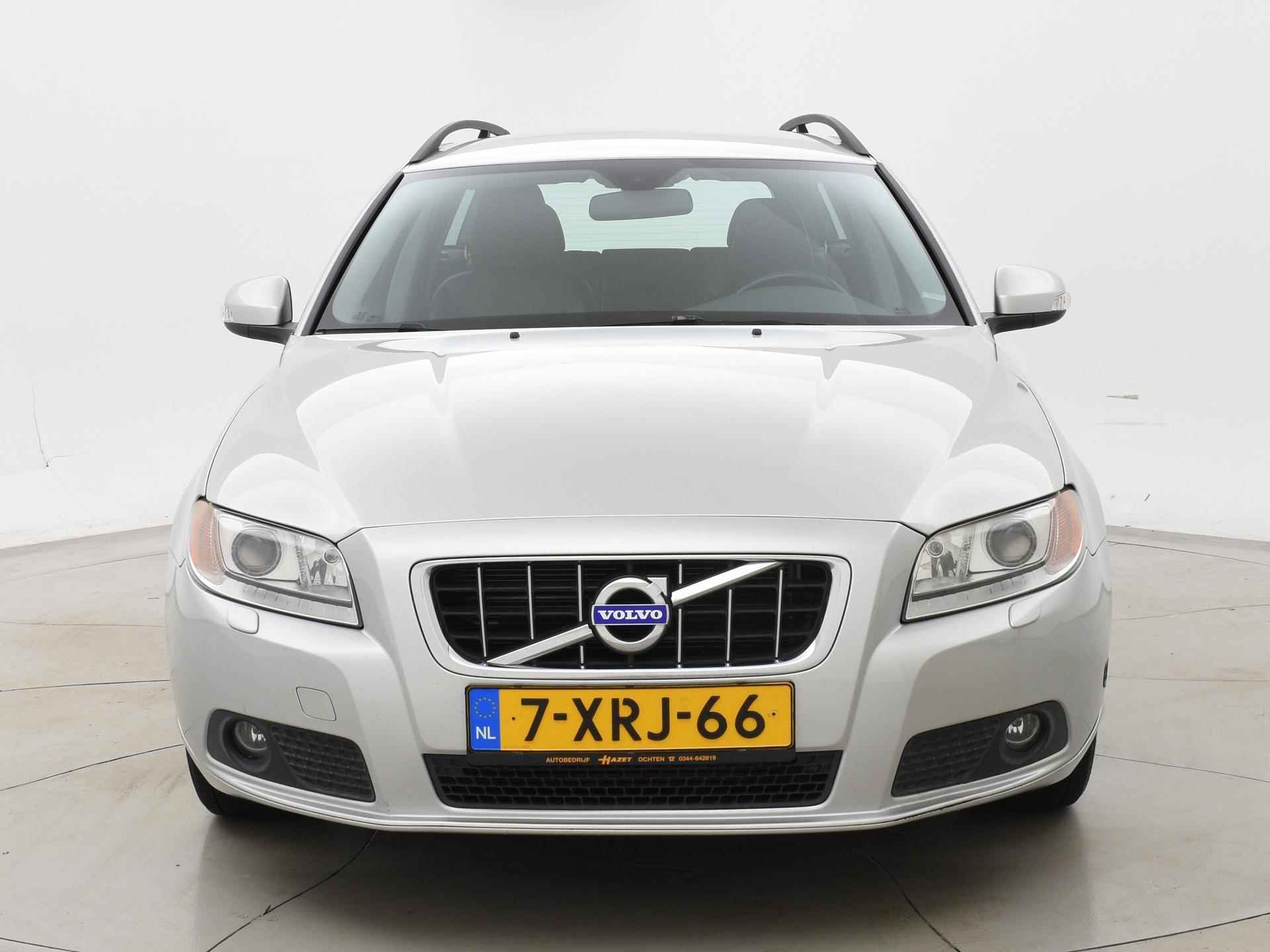 Volvo V70 2.0I 146 PK AUTOMAAT + TREKHAAK | STOELVERWARMING VOOR + ACHTER - 7/29