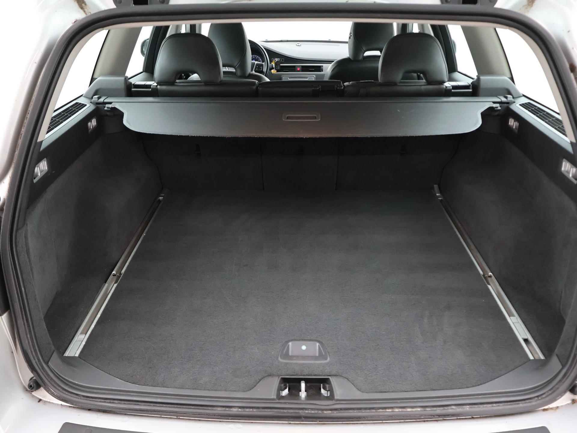 Volvo V70 2.0I 146 PK AUTOMAAT + TREKHAAK | STOELVERWARMING VOOR + ACHTER - 15/29