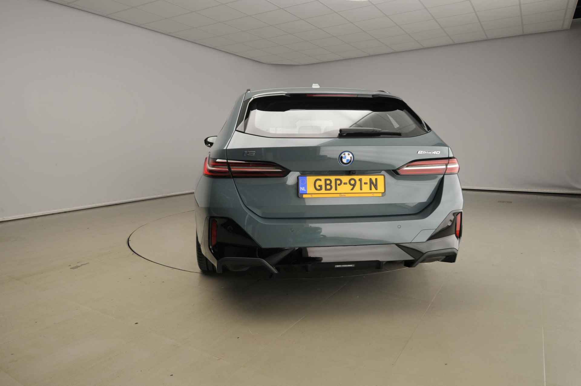 BMW i5 Touring eDrive40 | M-Sportpakket | LED | Navigatie | Sportstoelen | Stoelverwarming | DAB | Harman-kardon sound | Alu 20 inch - 4/45