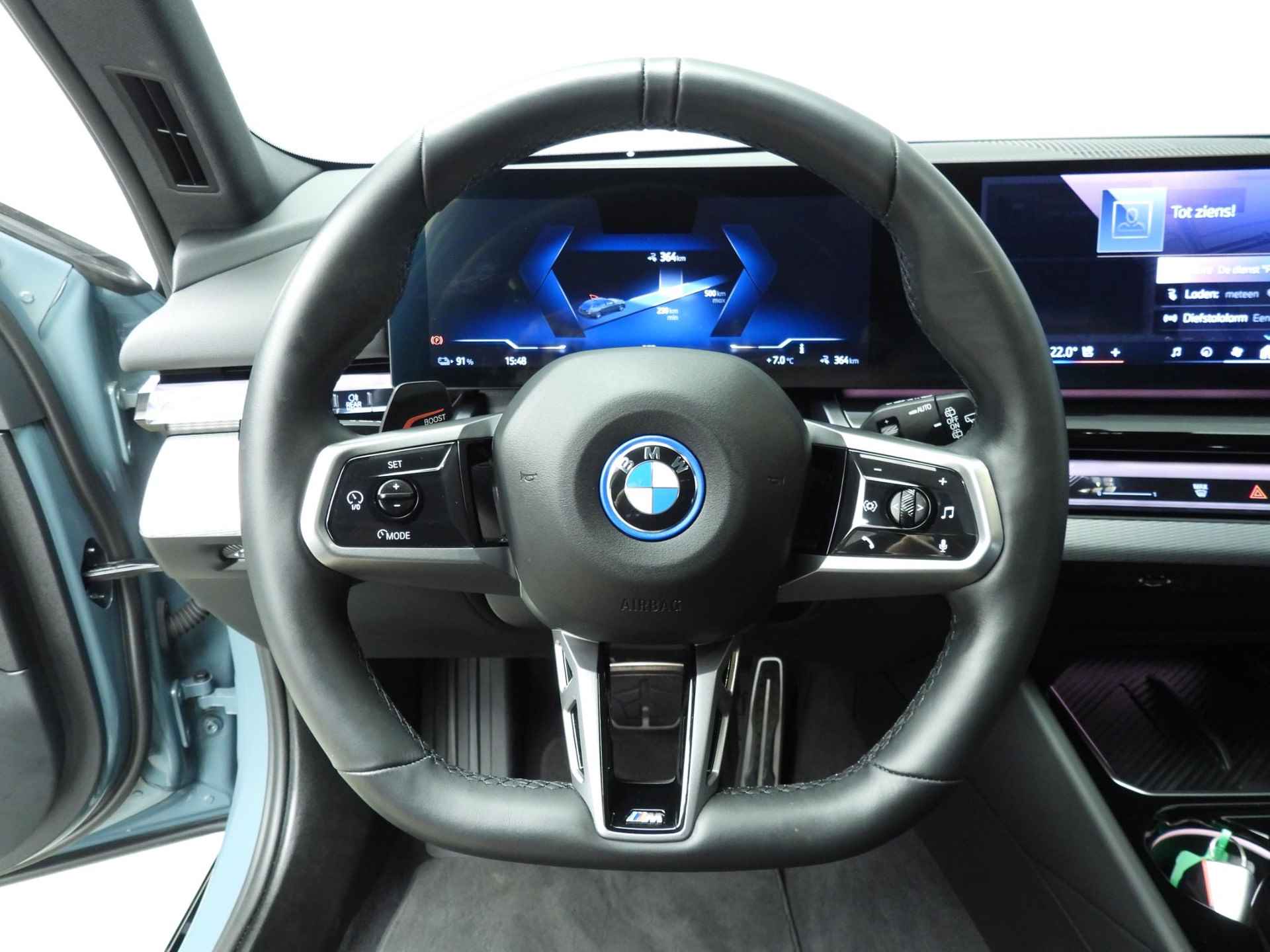 BMW i5 Touring eDrive40 | M-Sportpakket | LED | Navigatie | Sportstoelen | Stoelverwarming | DAB | Harman-kardon sound | Alu 20 inch - 12/45