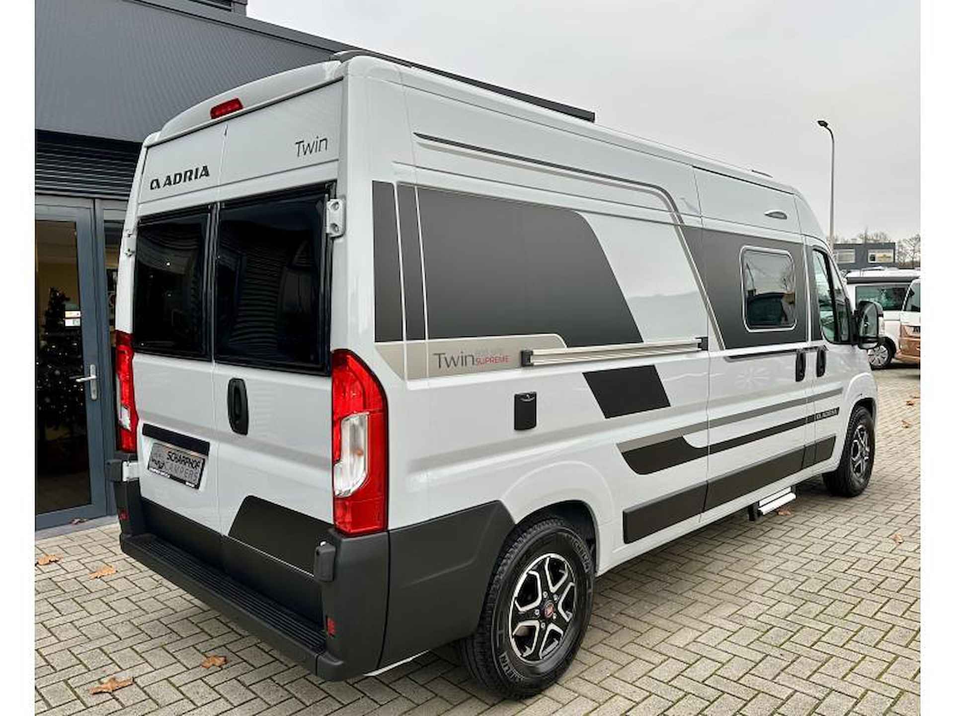 Adria Twin Supreme  600 SPB AUT 2024 VOL - 20/22