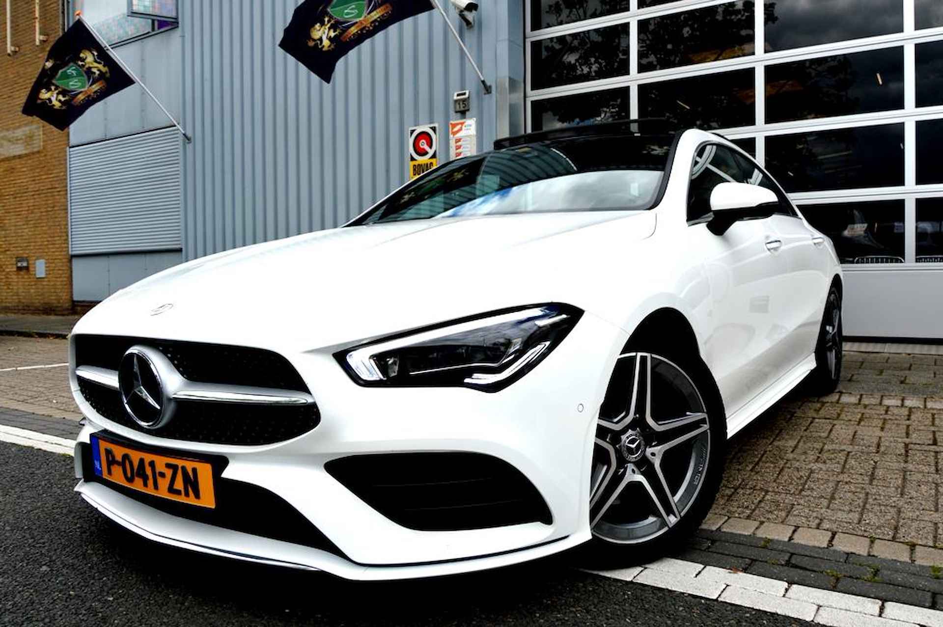 Mercedes-Benz CLA-klasse 200 AMG LEER/NAV/PANO/&-Night SFEER - 4/48