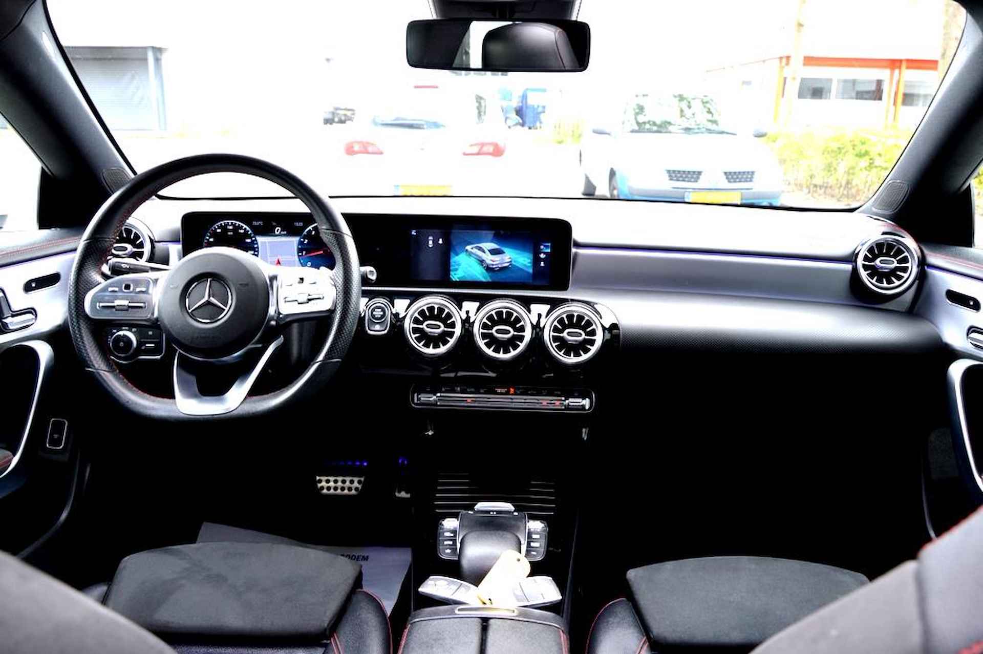 Mercedes-Benz CLA-klasse 200 AMG LEER/NAV/PANO/&-Night SFEER - 31/48