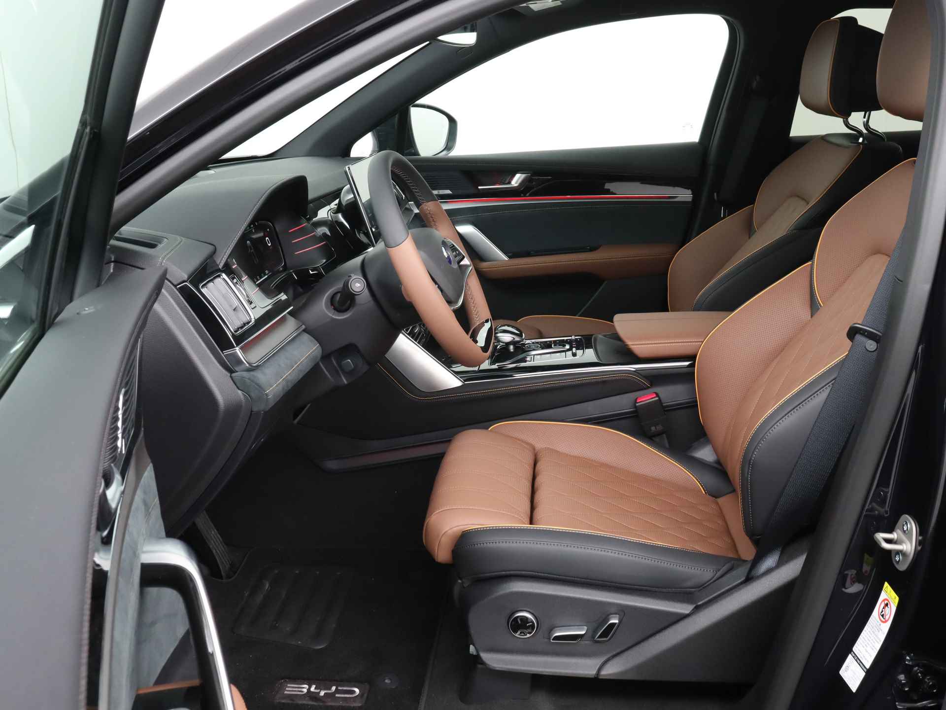 BYD TANG AWD Executive 86 kWh | €10.000 Voorraad Voordeel! Direct Rijden! | Leder | Adaptive Cruise Control | Electrische stoelverstelling | - 16/45