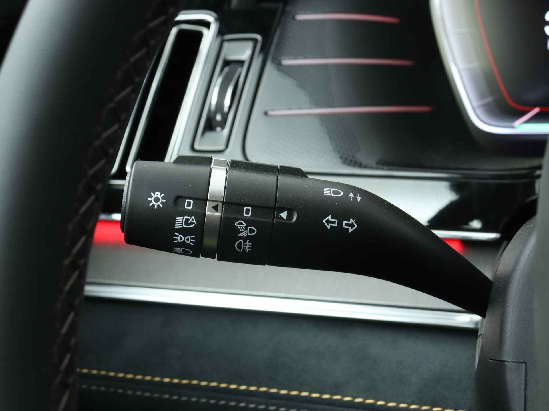 BYD TANG AWD Executive 86 kWh | €10.000 Voorraad Voordeel! Direct Rijden! | Leder | Adaptive Cruise Control | Electrische stoelverstelling | - 20/45