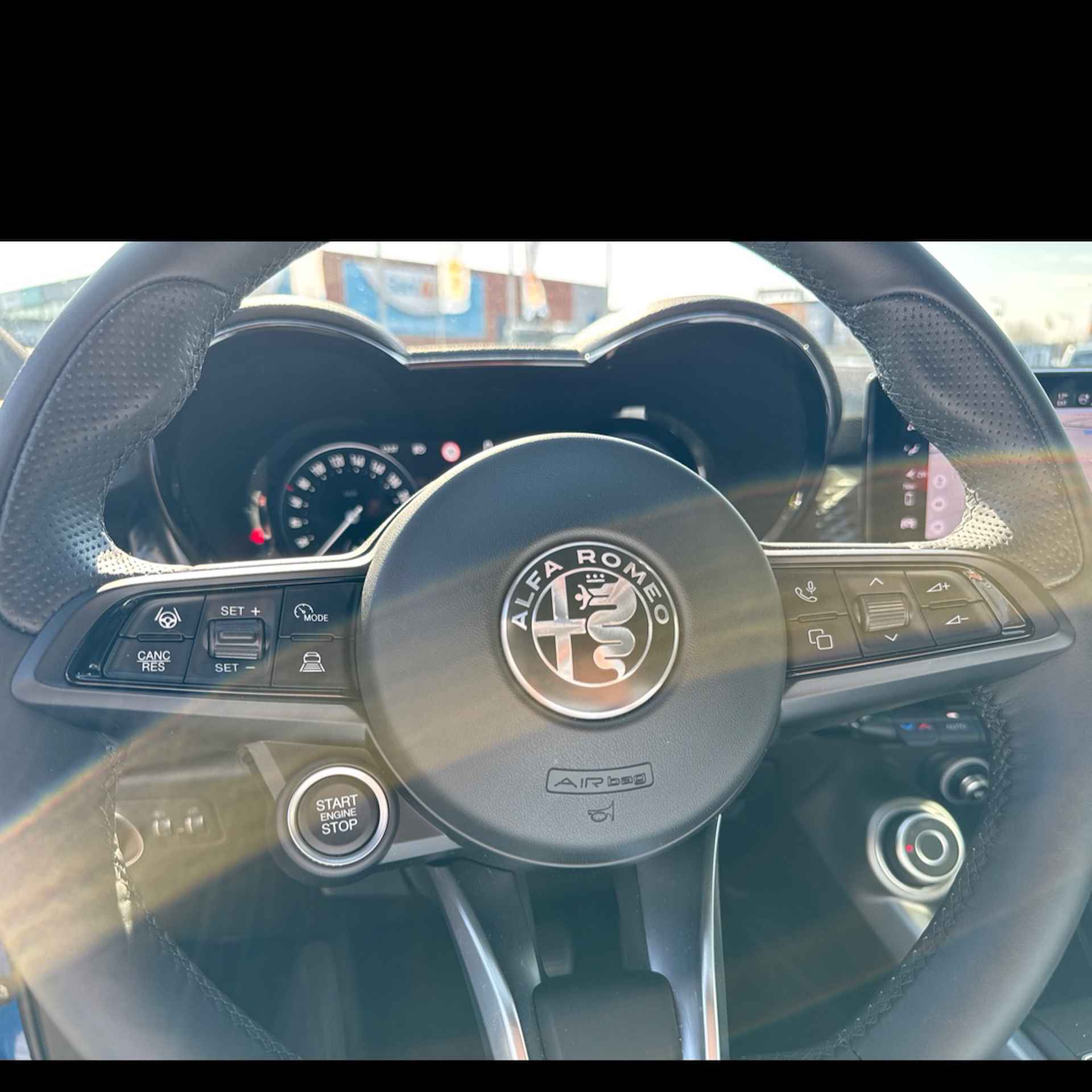 Alfa Romeo Tonale 1.5T Hybrid Sprint | Stoel en stuurwielverwarming | Navigatie | Rondom zicht camera's | Dodehoek detectie | Full LED koplampen | Adaptieve Cruise Control | Keyless Entry & Start - 8/10