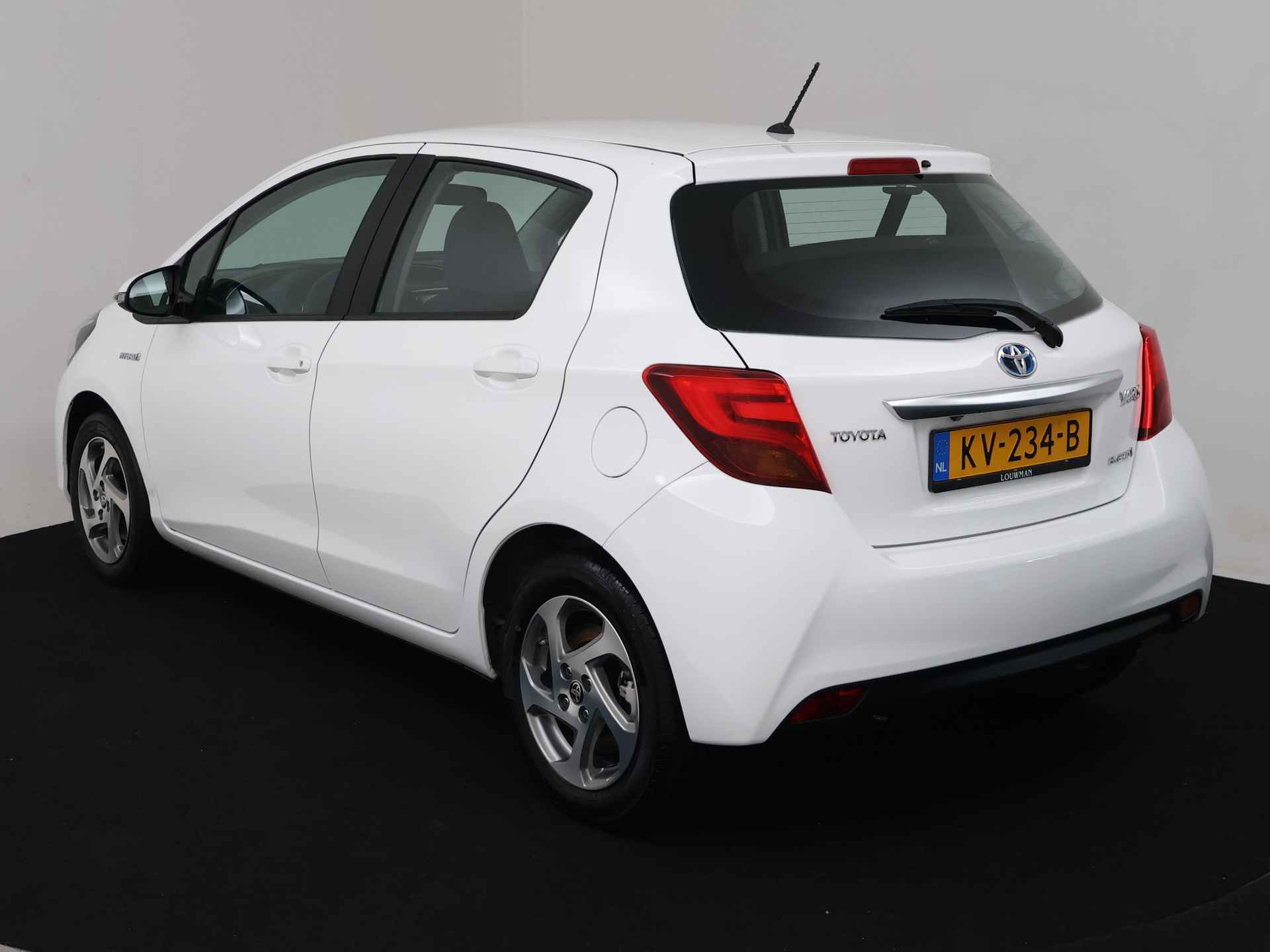 Toyota Yaris 1.5 Hybrid Trend | Navigatie | Camera | Climate Control | LM velgen | Cruise Control | - 17/42