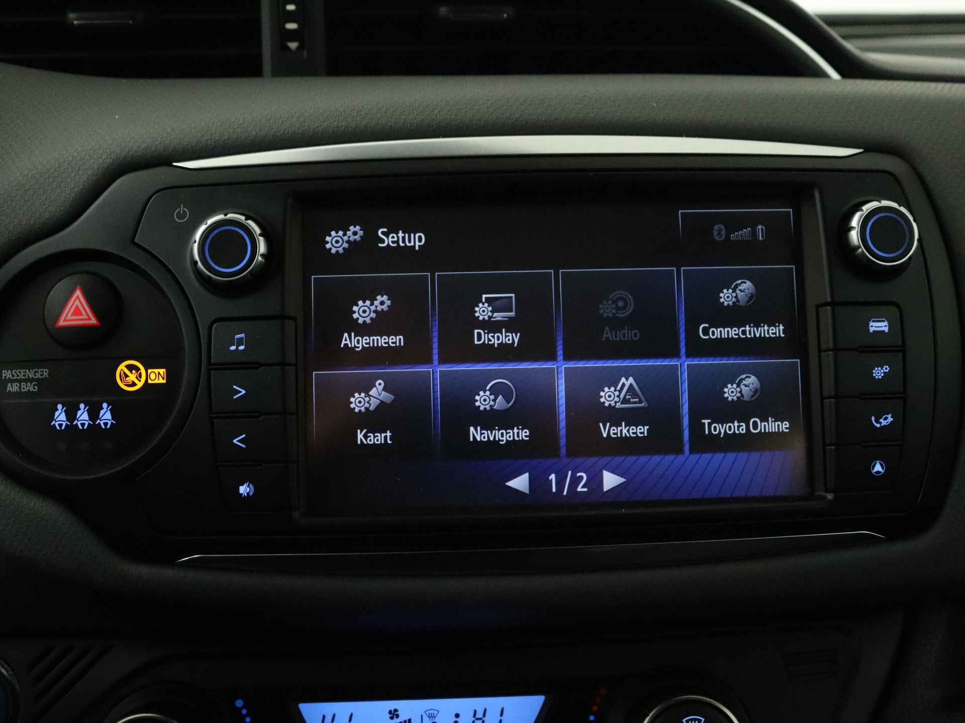 Toyota Yaris 1.5 Hybrid Trend | Navigatie | Camera | Climate Control | LM velgen | Cruise Control | - 41/42