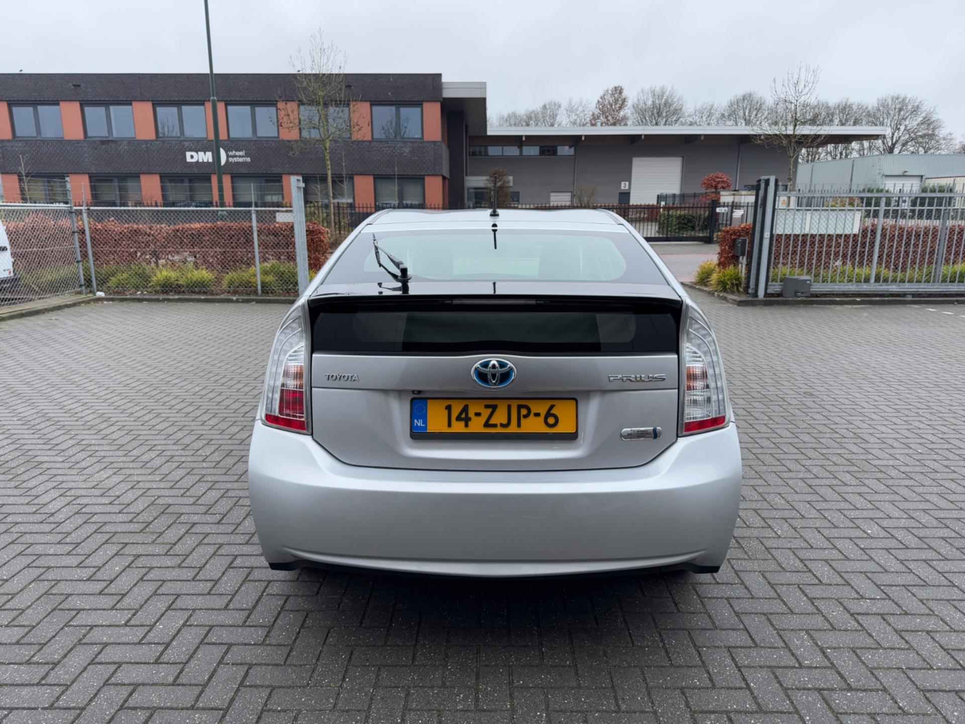 Toyota Prius 1.8 Plug-in Aspiration - 7/28