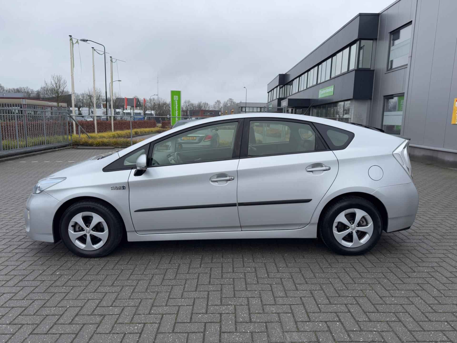 Toyota Prius 1.8 Plug-in Aspiration - 9/28