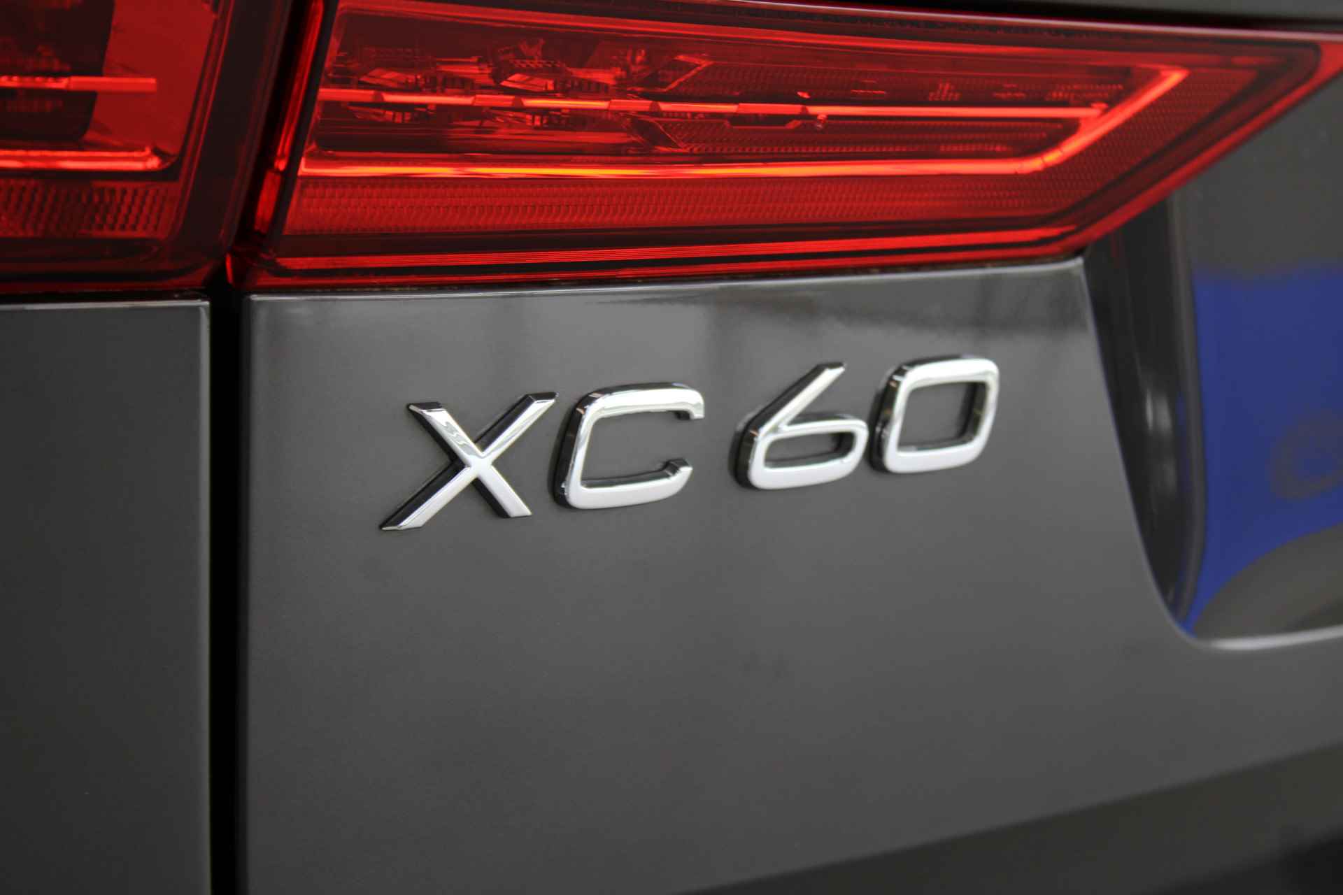 Volvo XC60 T6 350PK AWD Plus Bright | Trekhaak | Blis | Achterb Verw | Power Seats | Panoramadak - 54/61