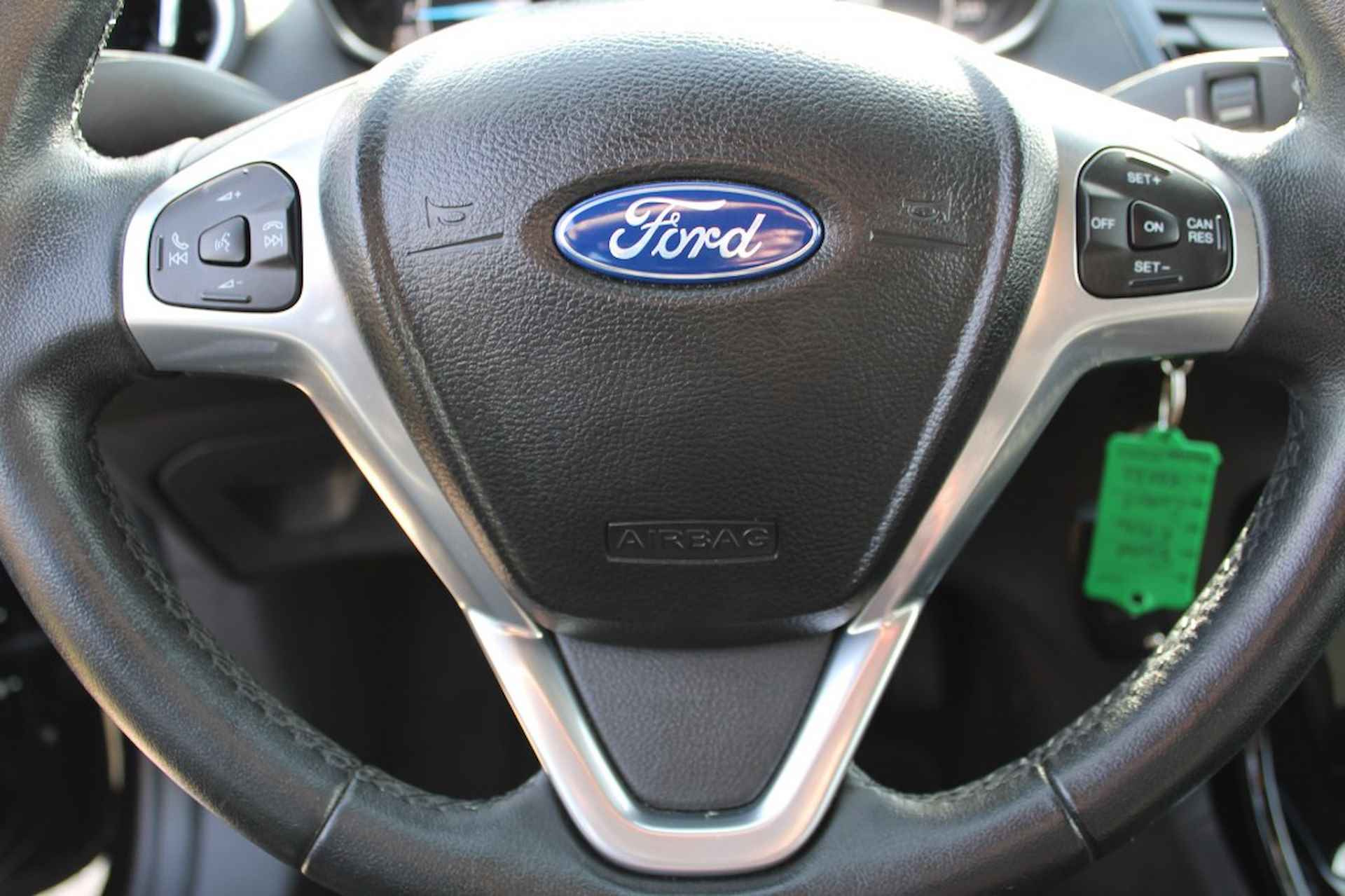 FORD Fiesta 1.0 80pk Titanium ECC/cruise/PDC/bluetooth - 15/29