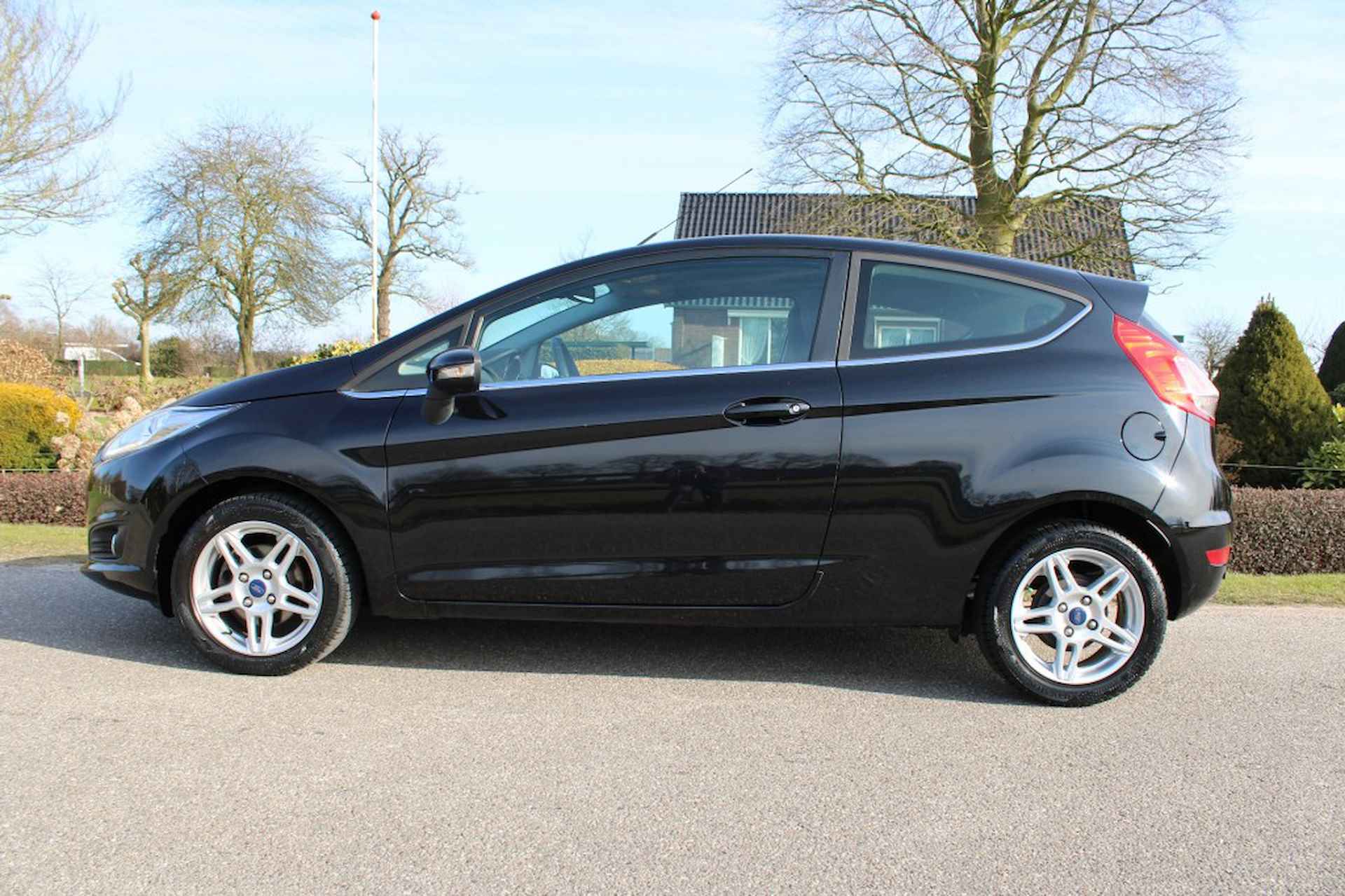 FORD Fiesta 1.0 80pk Titanium ECC/cruise/PDC/bluetooth - 23/29