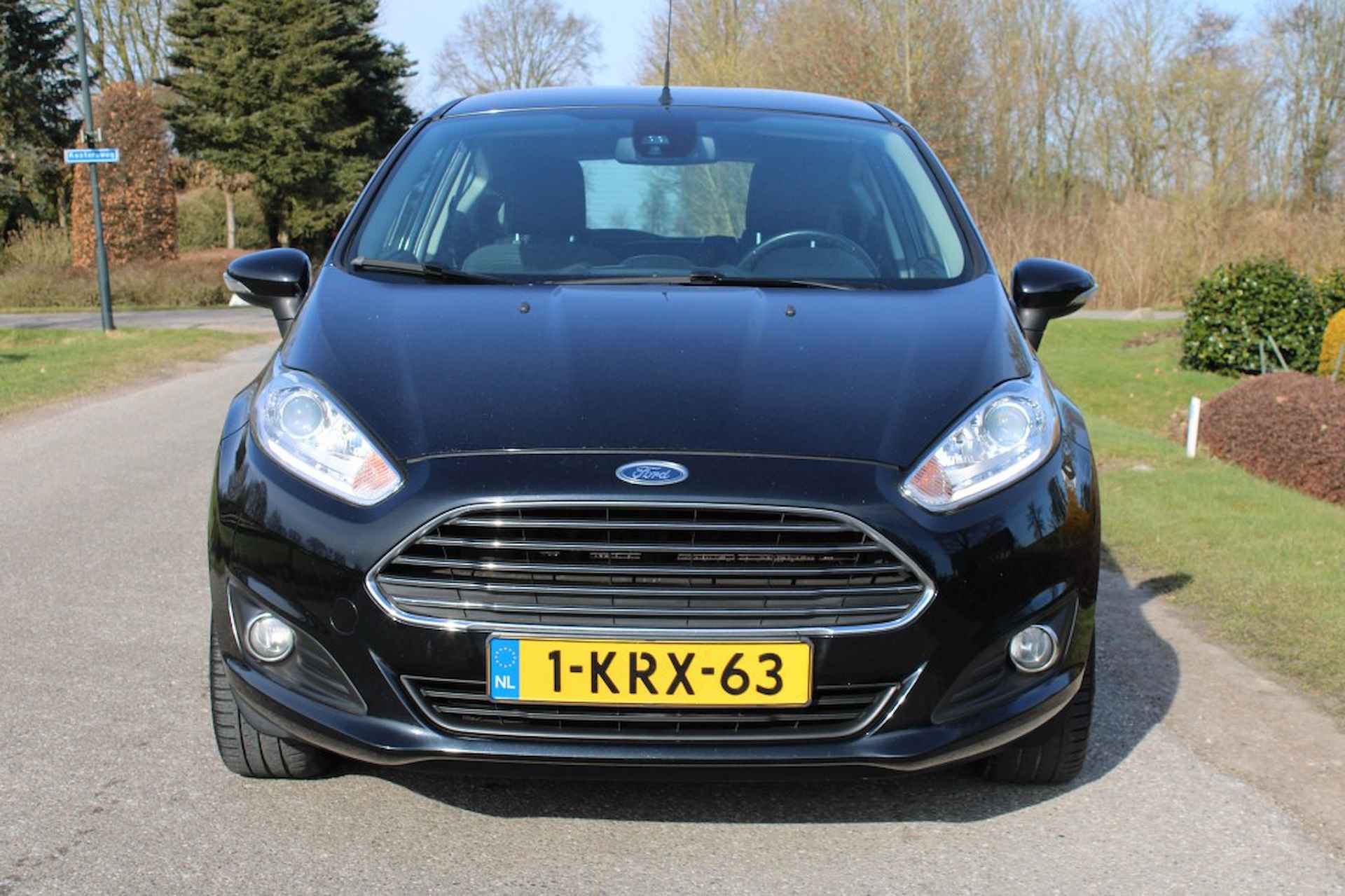 FORD Fiesta 1.0 80pk Titanium ECC/cruise/PDC/bluetooth - 24/29