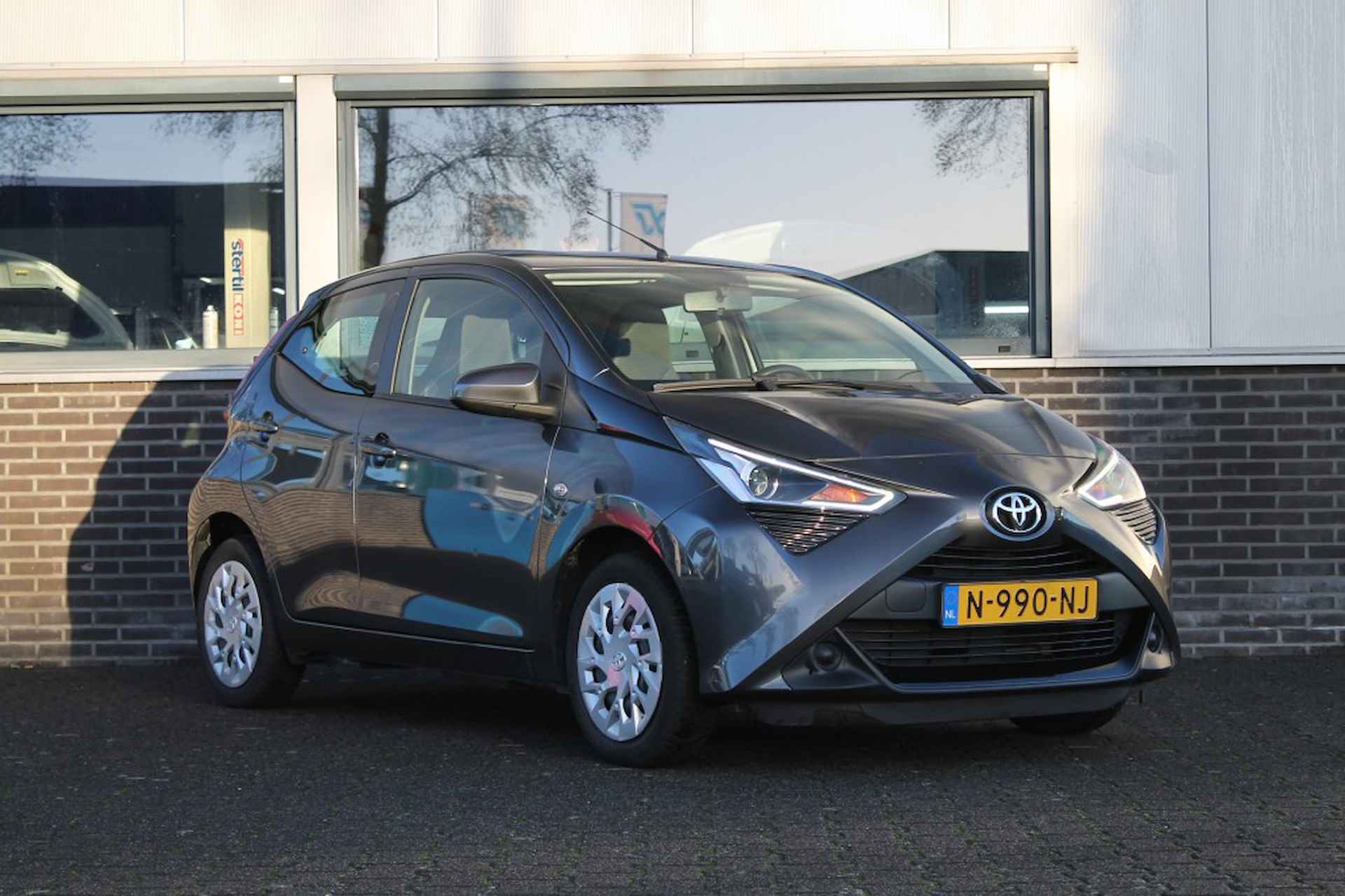 TOYOTA Aygo 1.0 VVT-i X-Play - ParkeerCamera - Airco - Apple/Android Carplay - 7/22