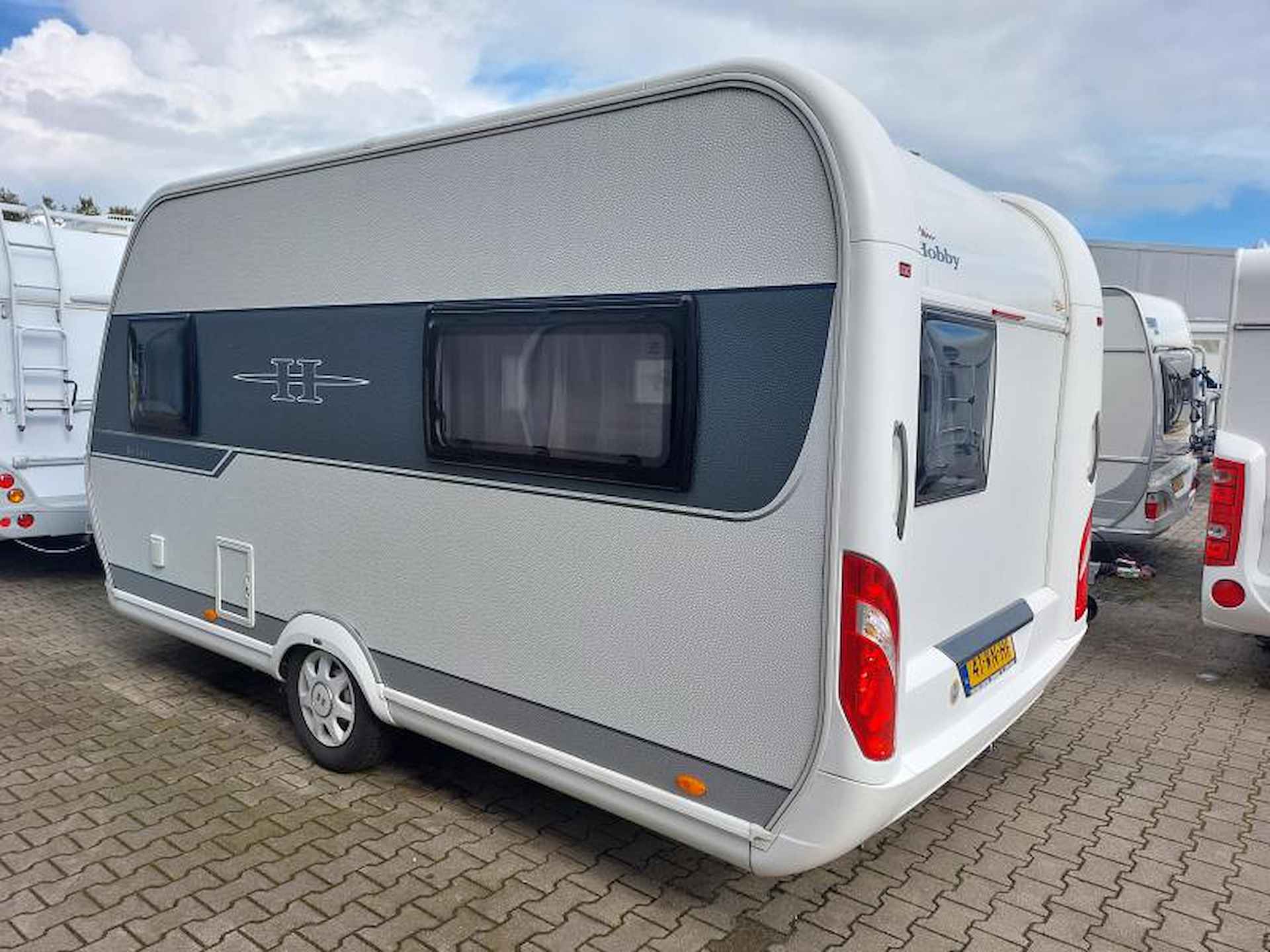 Hobby De Luxe 440 SF 2015 Mover + Voortent - 5/17