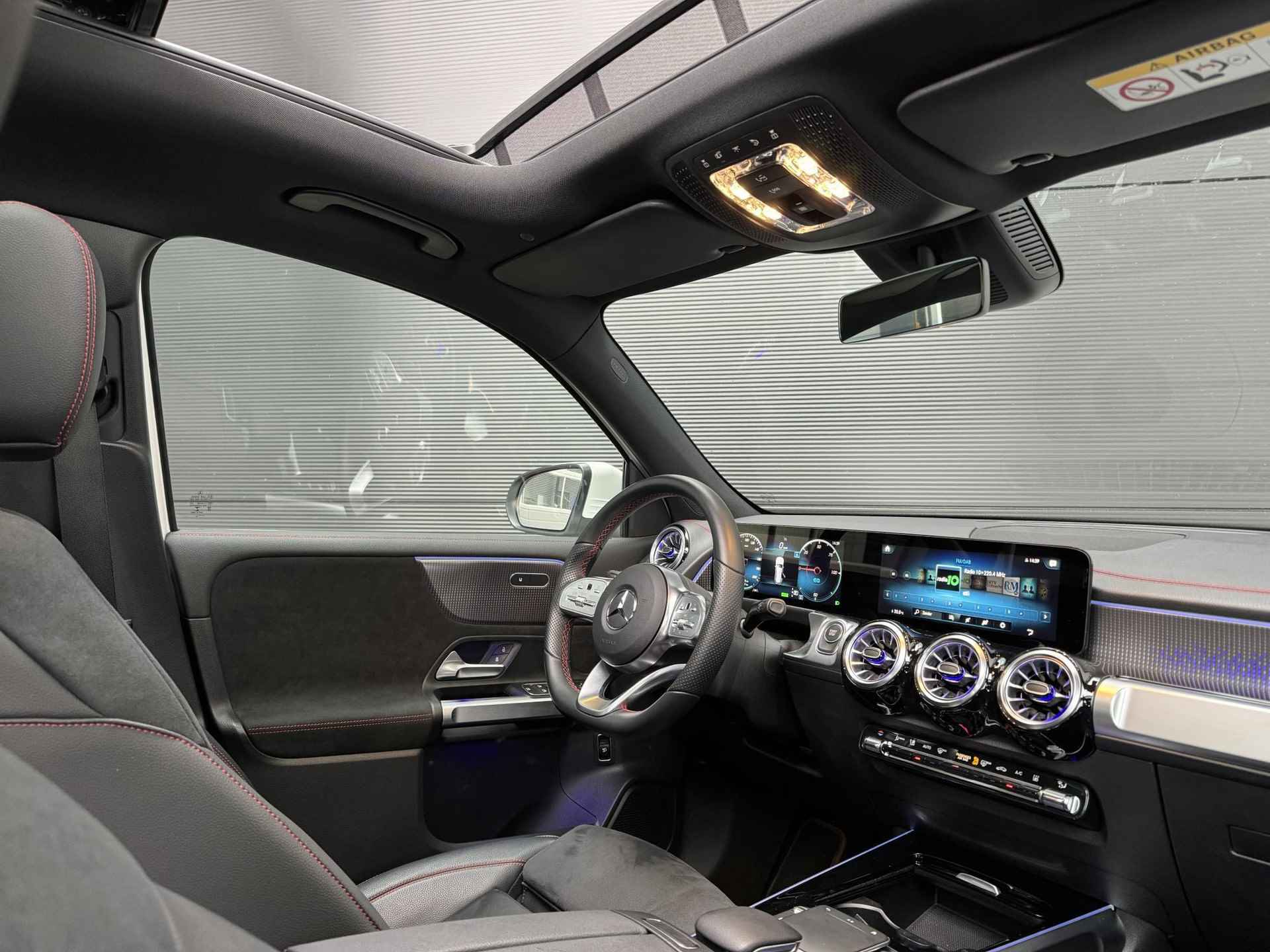 Mercedes-Benz EQB 300 4MATIC AMG | Panoramadak - 7/31