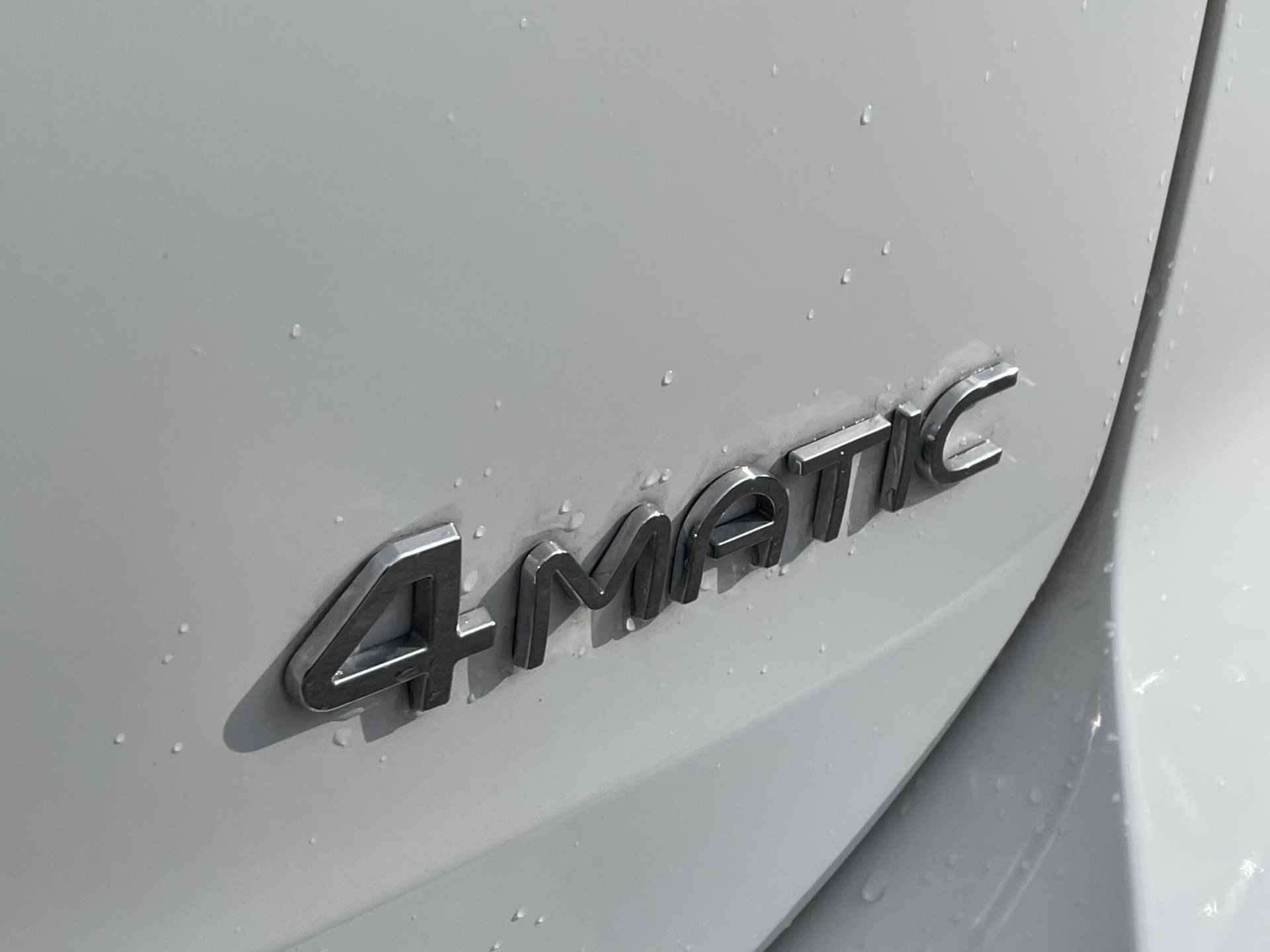 Mercedes-Benz EQB 300 4MATIC AMG | Panoramadak - 30/31