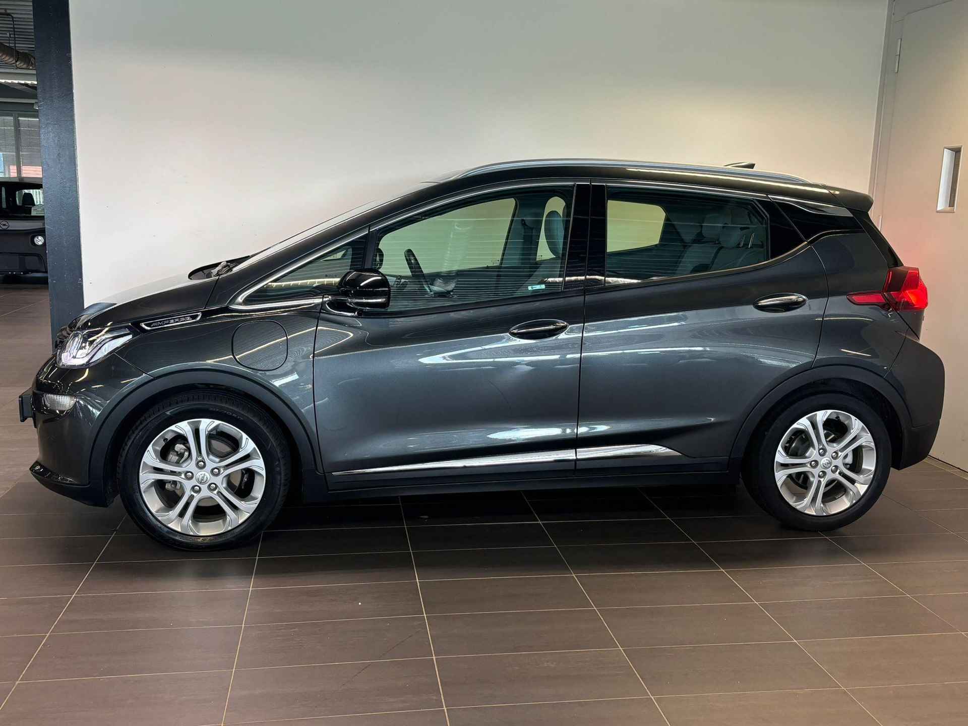 Opel Ampera-e Business 60 kWh | 65kWh NIEUW ACCUPAKKET | NAVI | STOEL/STUURVERW. | PDC V+A | LMV 17 INCH - 2/22