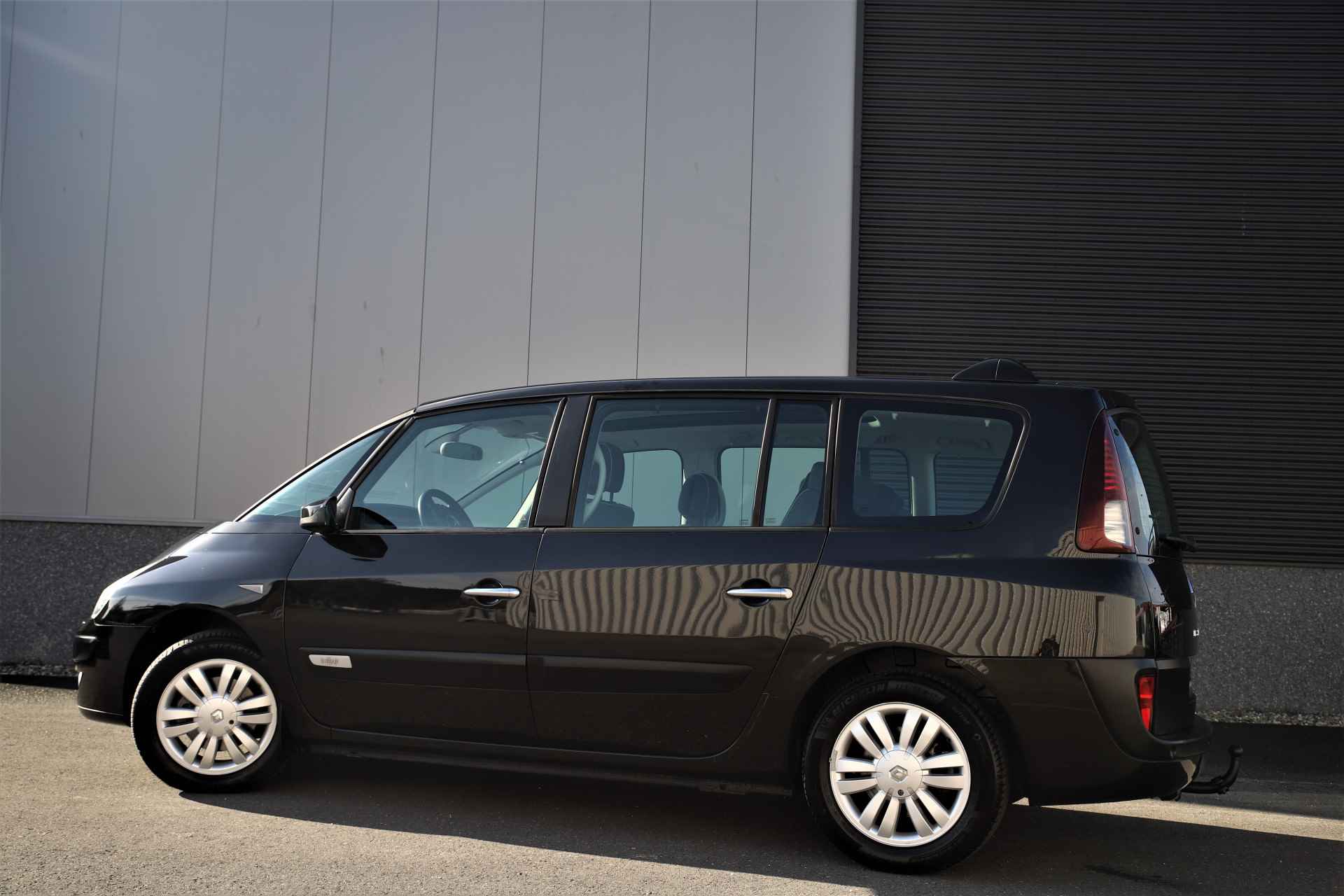 Renault Grand Espace 2.0T 170pk/7 Pers/ Initiale/Leder/Pano-dak/Trekhaak/Cruise/Xenon - 40/42