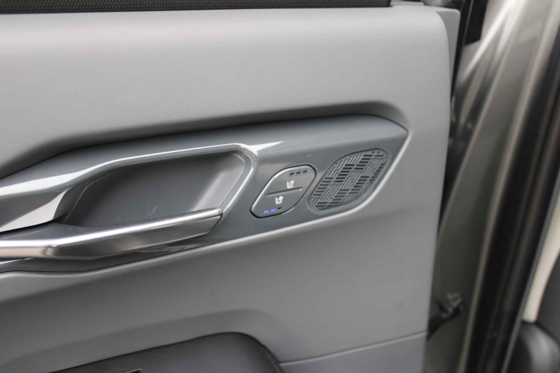 Kia EV9 Launch Edition GT-Line AWD 99.8 kWh | BTW Auto | 7 persoons | 384 PK | 2500 KG Trekkracht | - 40/49
