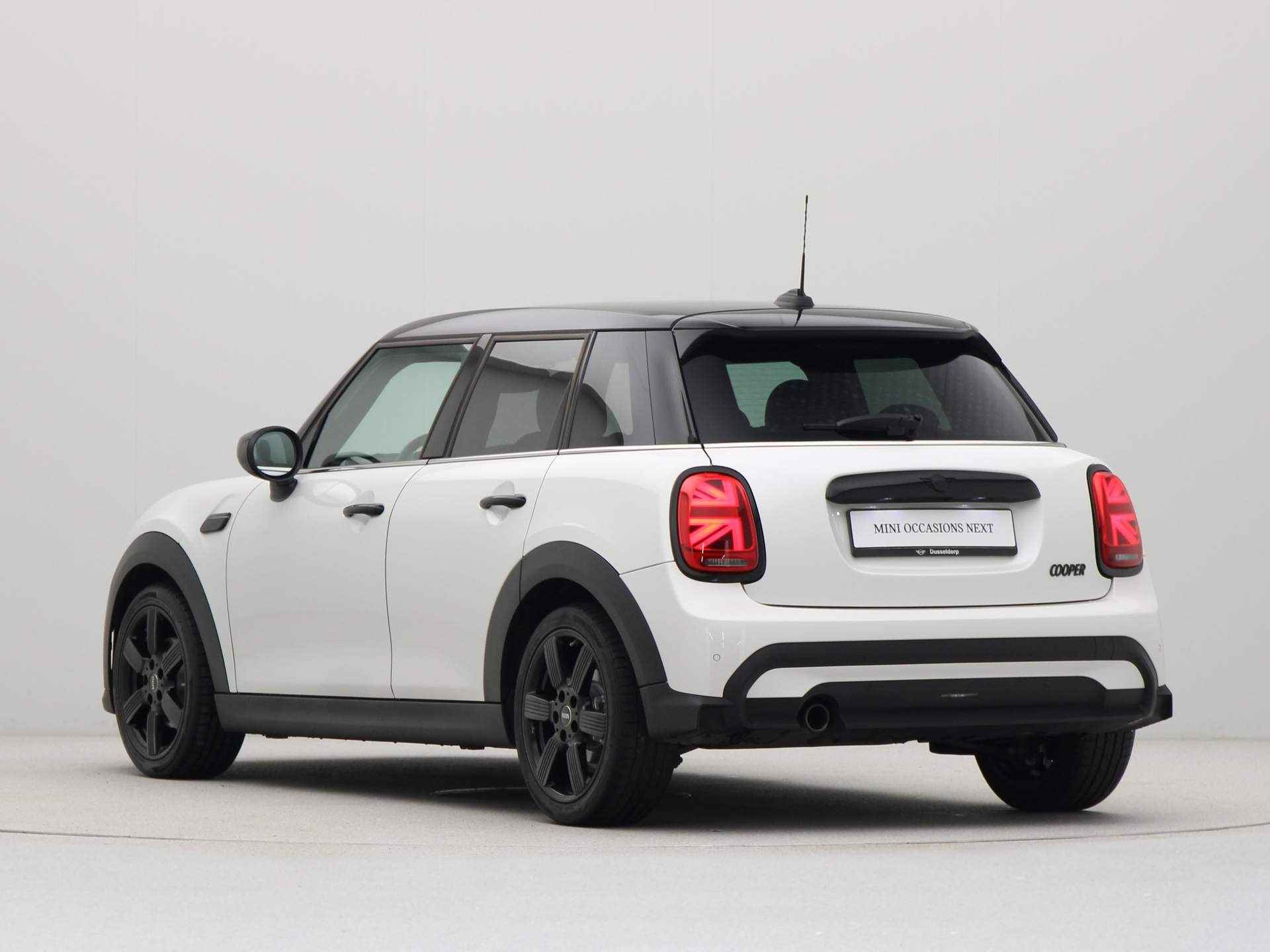 MINI 5-deurs Cooper Camden Edition Aut. - 12/22