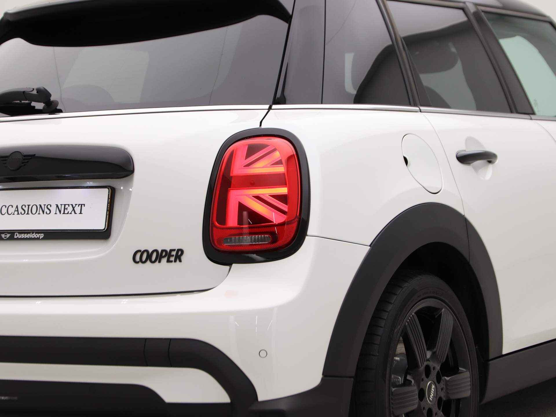 MINI 5-deurs Cooper Camden Edition Aut. - 20/22