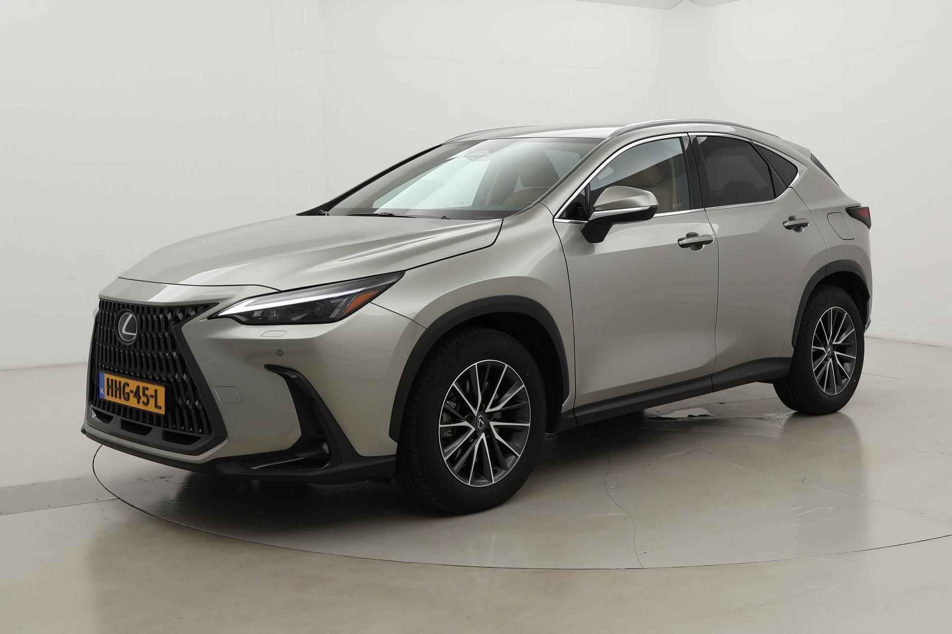 Lexus NX 450h+ AWD Luxury Line | Leder | Stoel-/stuurverwarming | Dodehoek detectie