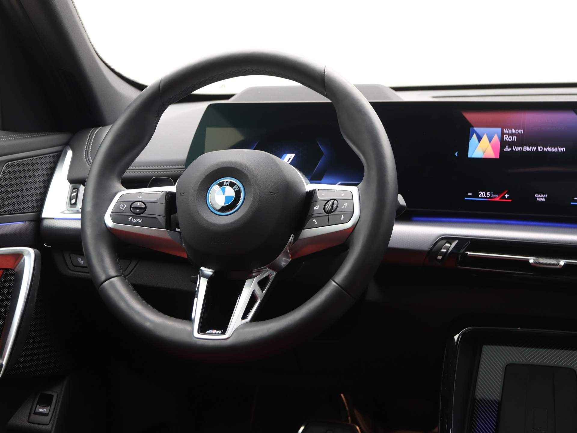 BMW iX1 xDrive30 Launch Edition 67 kWh - 3/27