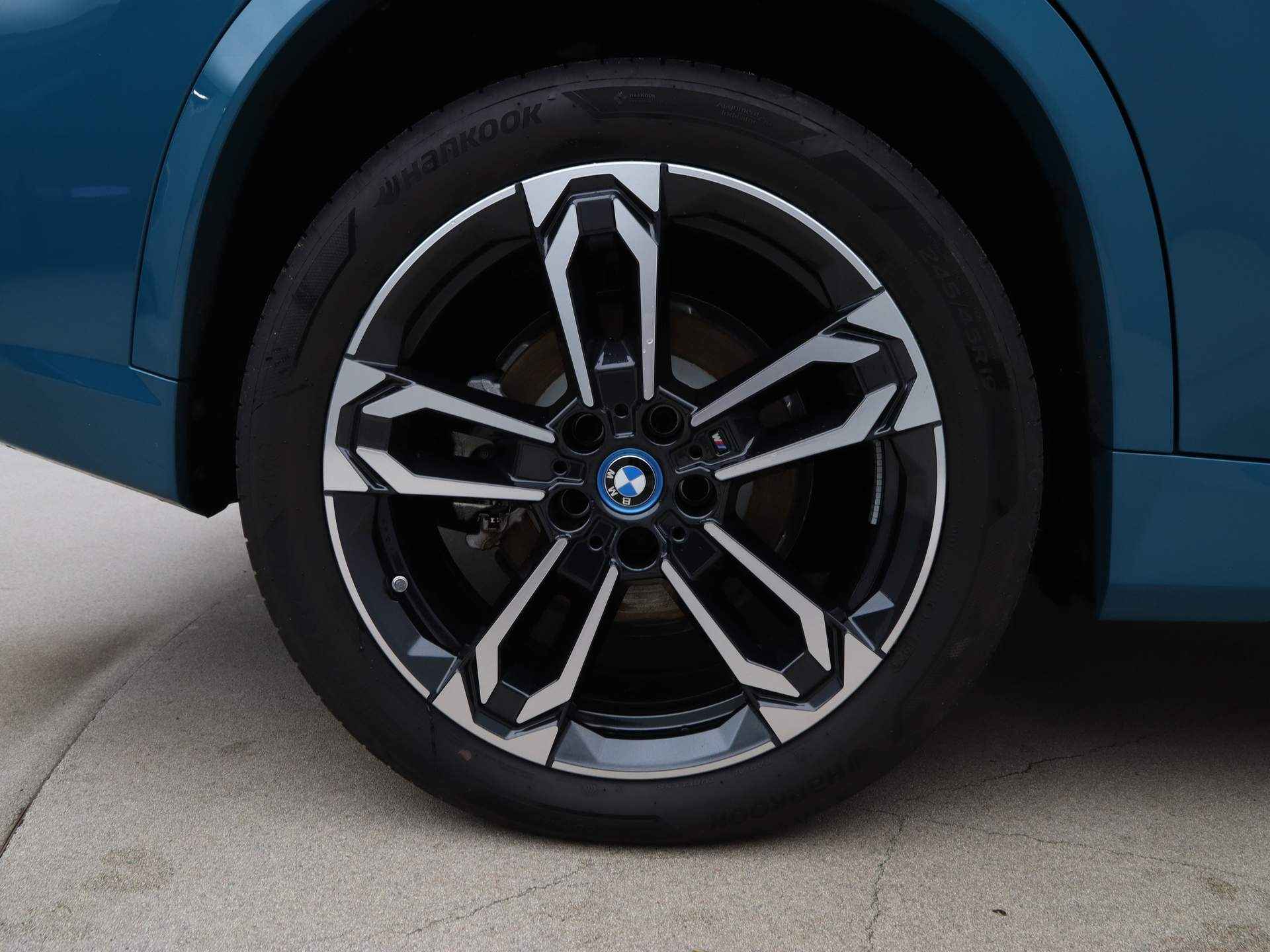 BMW iX1 xDrive30 Launch Edition 67 kWh - 20/27